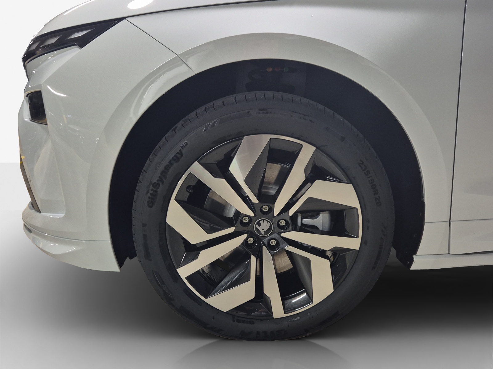 SKODA Enyaq 85x Sportline 4x4-image-14