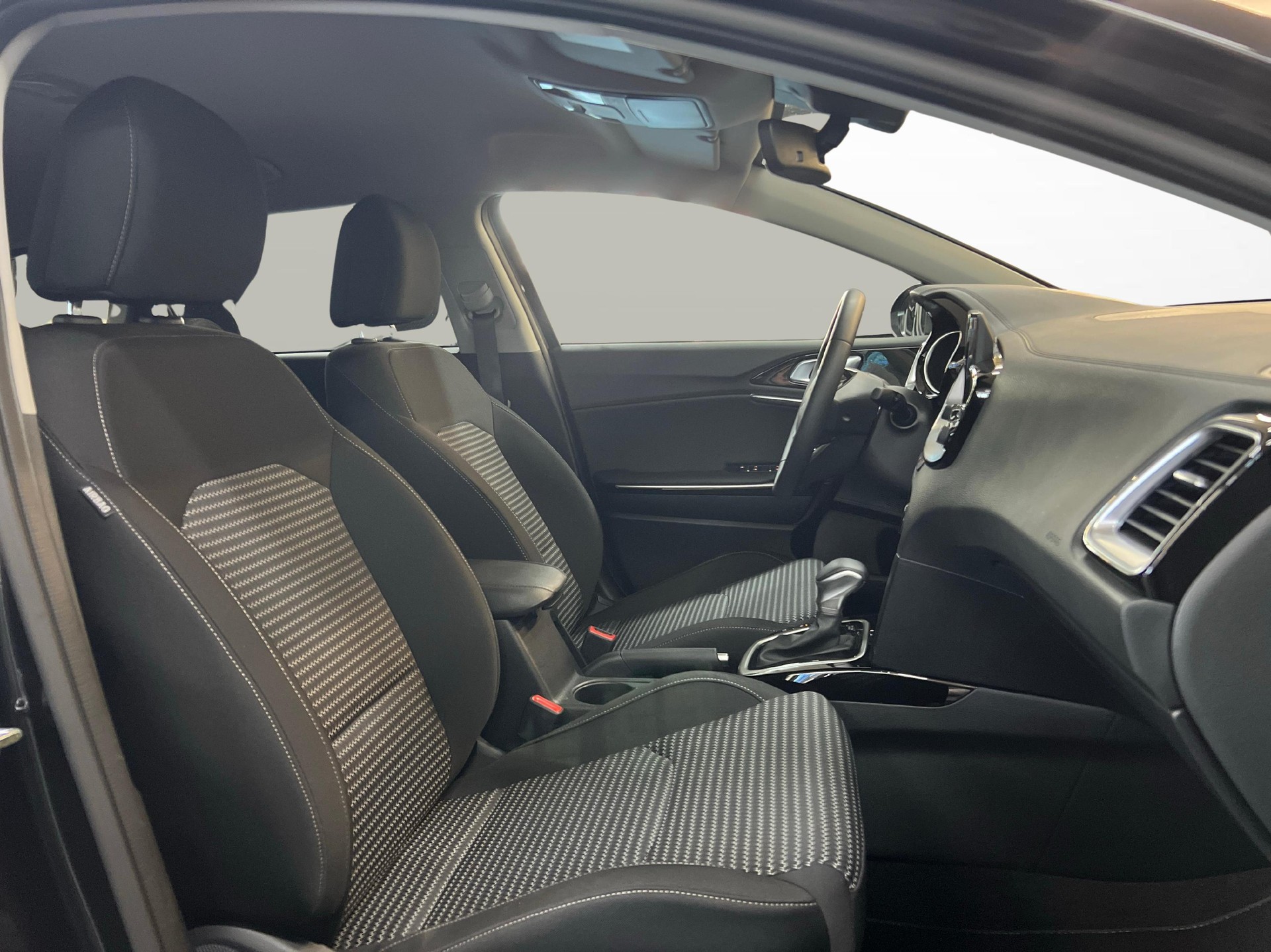 KIA Ceed SW 1.5 T-GDi Power-image-9