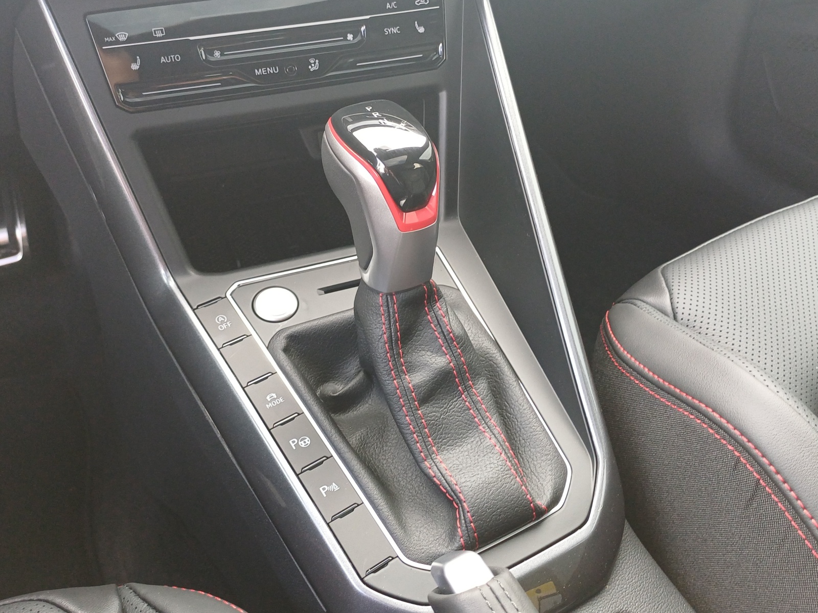 VW Polo 2.0 TSI GTI DSG-image-15