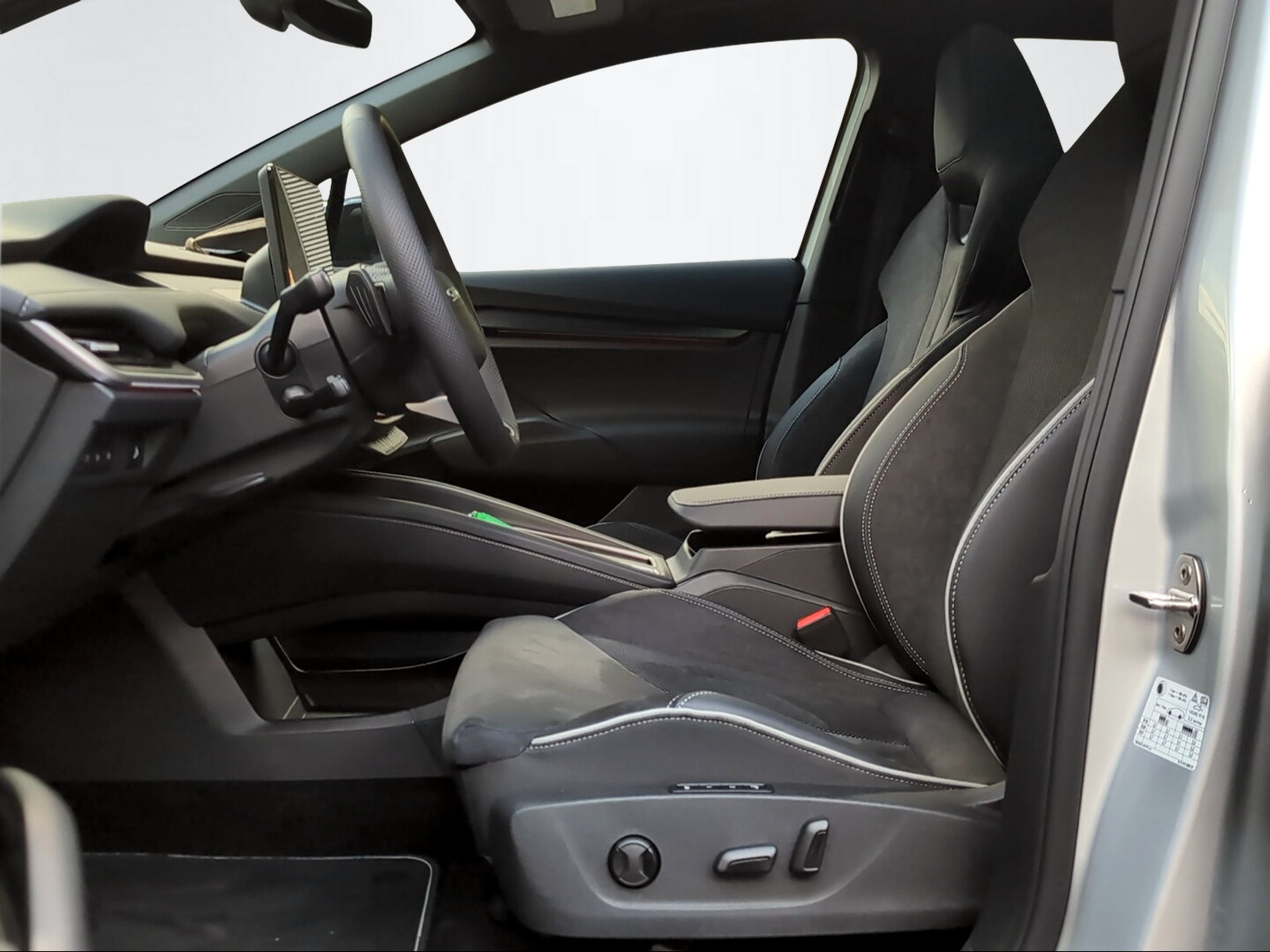 SKODA Enyaq Sportline 85x 4x4 286PS/210kW elektrisch-image-4