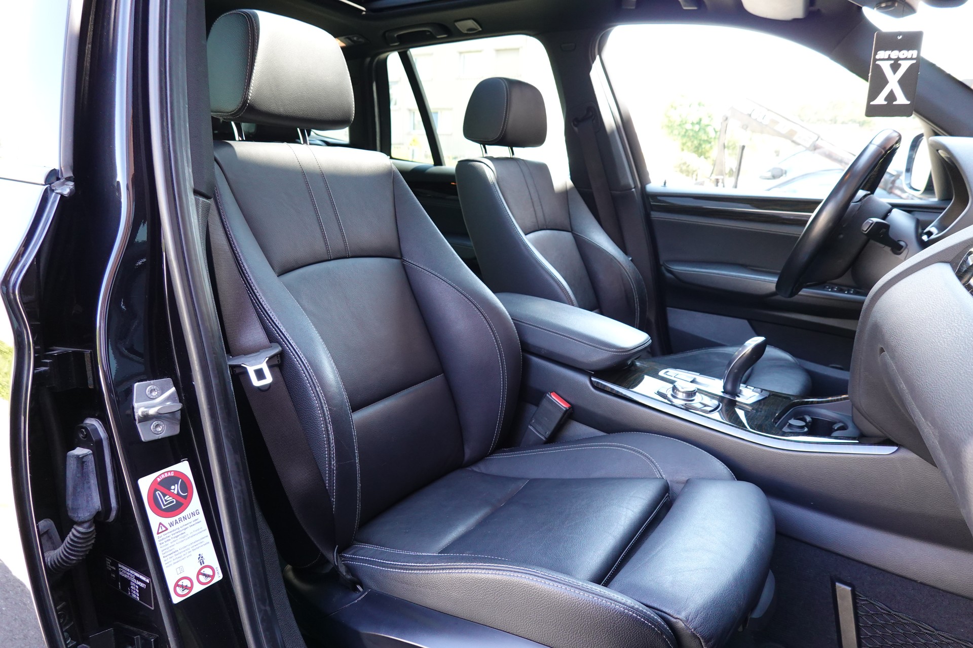 BMW X3 xDrive 30d Steptronic -" Pack M * Capteur de Recul * intérieur cuir * jantes 19 * sièges chauffants/électriques "-image-23