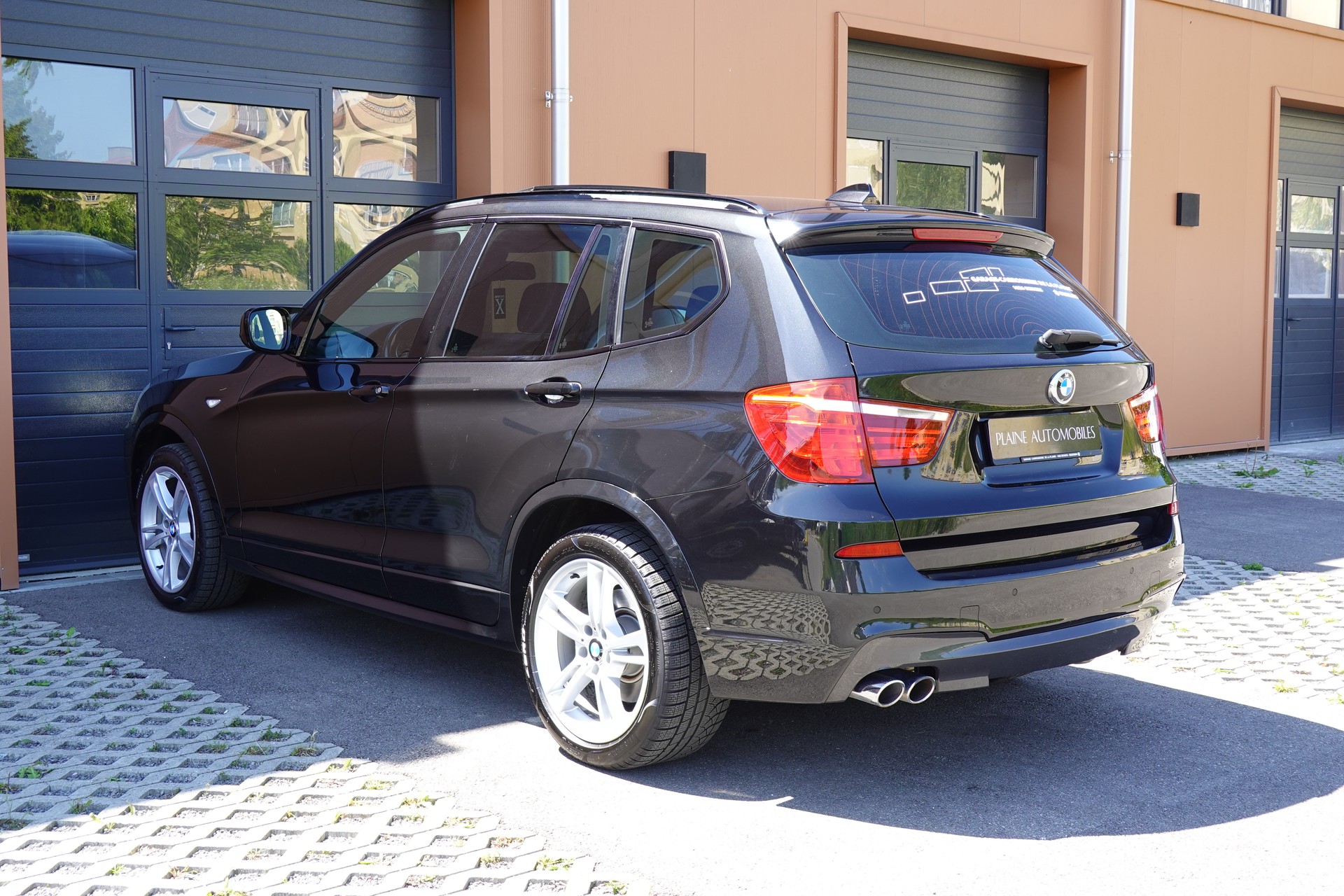 BMW X3 xDrive 30d Steptronic -" Pack M * Capteur de Recul * intérieur cuir * jantes 19 * sièges chauffants/électriques "-image-9