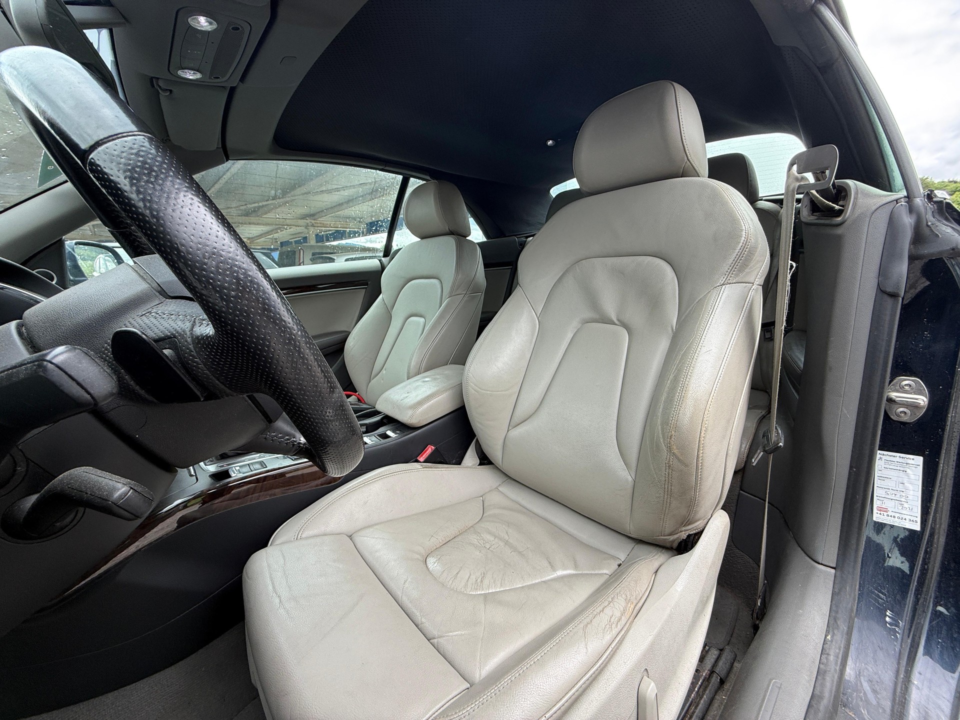 AUDI A5 Cabriolet 3.2 FSI quattro S-tronic-image-5