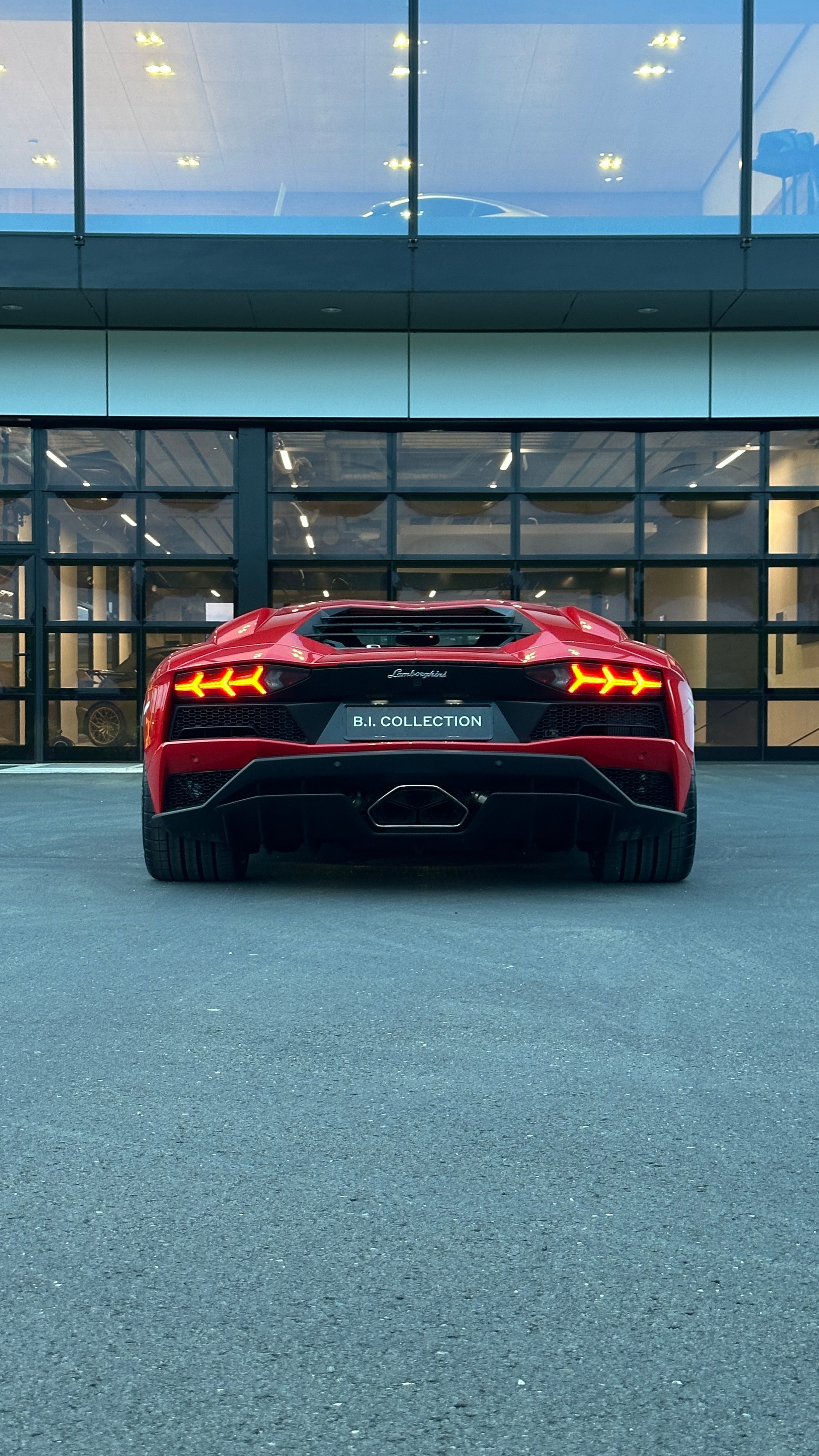 LAMBORGHINI Aventador S LP740-4 Coupé E-Gear-image-11