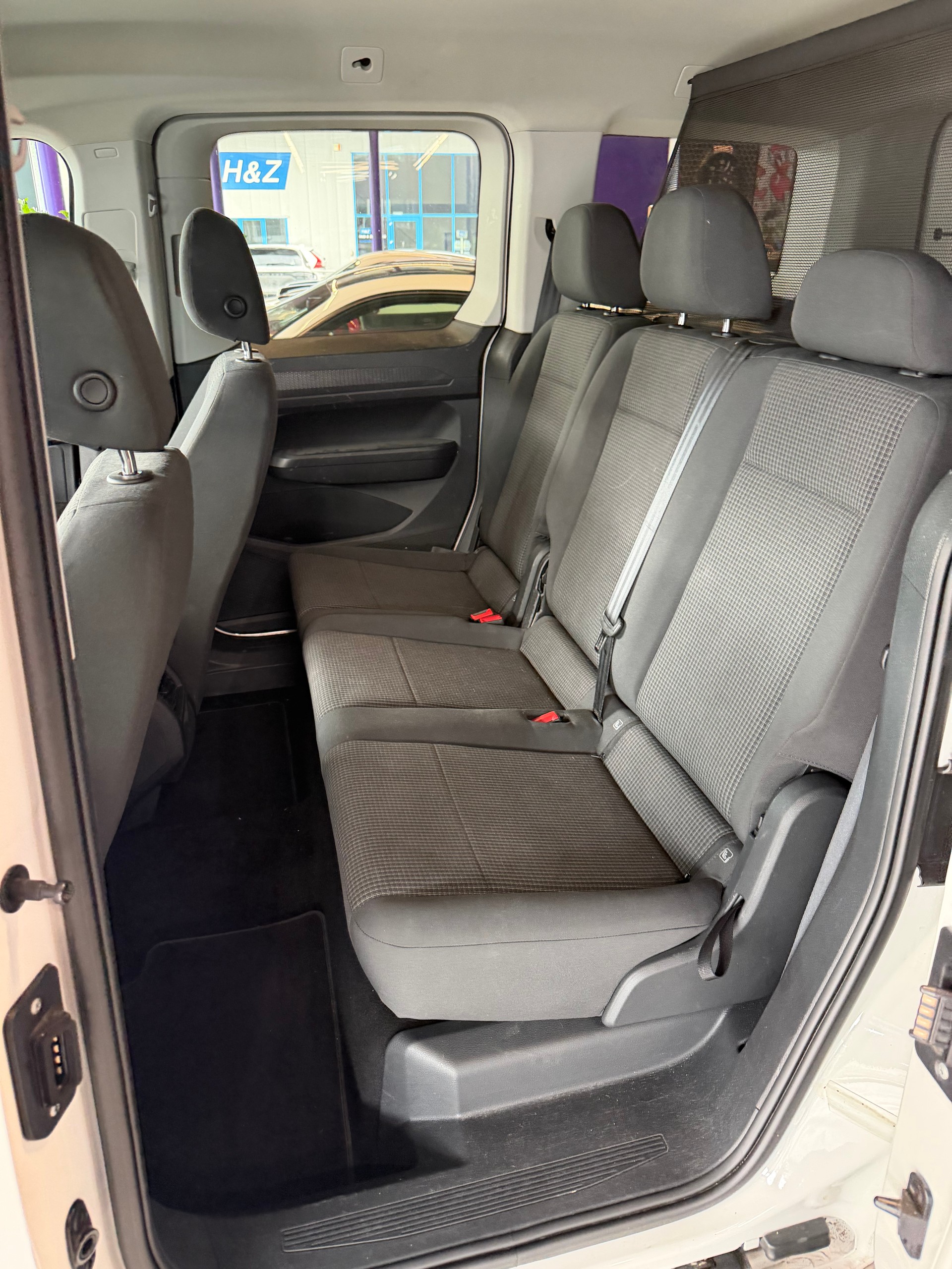 VW Caddy Kombi 2.0TDI DSG Move-image-14