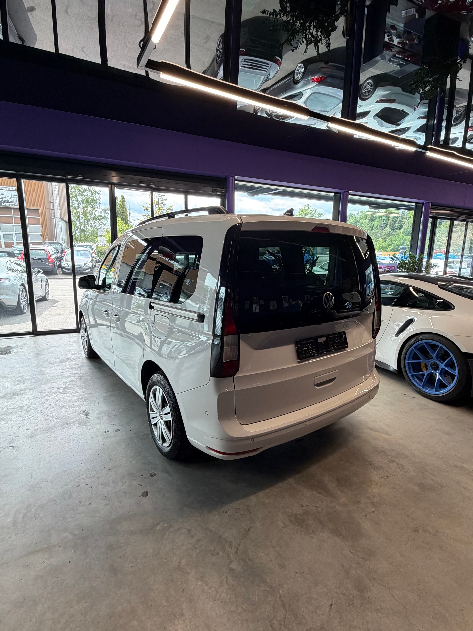 VW Caddy Kombi 2.0TDI DSG Move-showroom-element-1