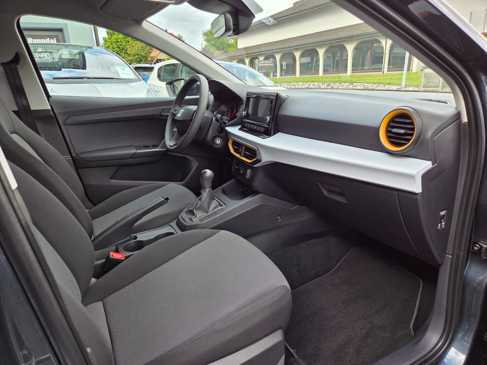 SEAT Ibiza 1.0 EcoTSI Reference-image-10