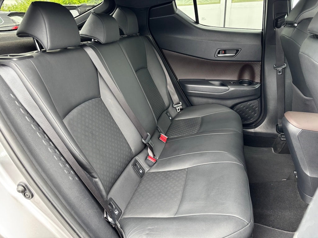 TOYOTA C-HR 1.8 HSD Premium CVT-image-13