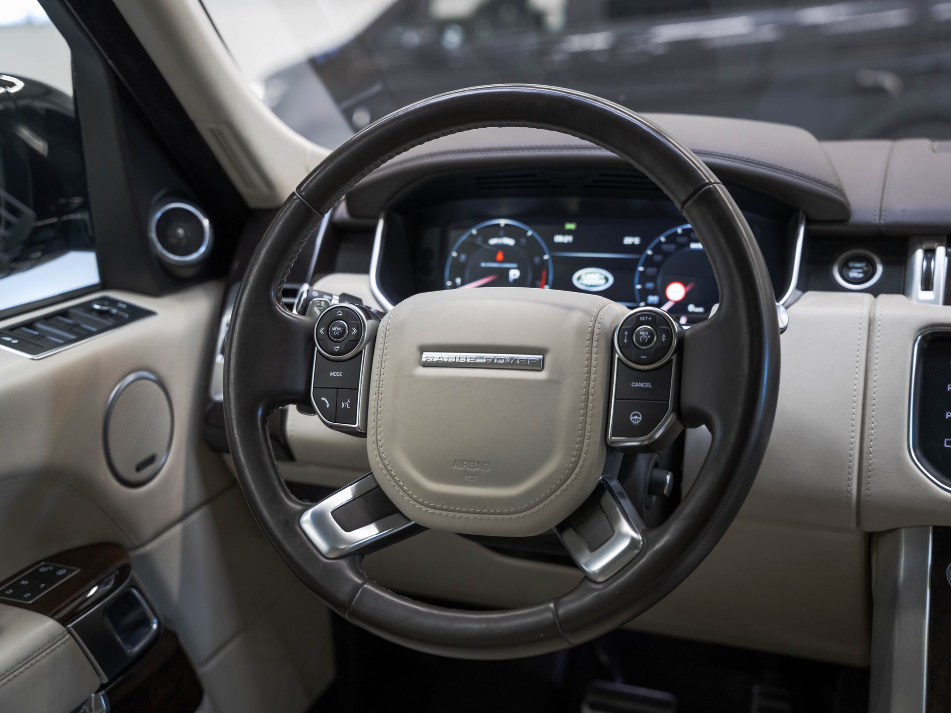 LAND ROVER Range Rover LWB 5.0 V8 SC Autobiography Automatic-image-21