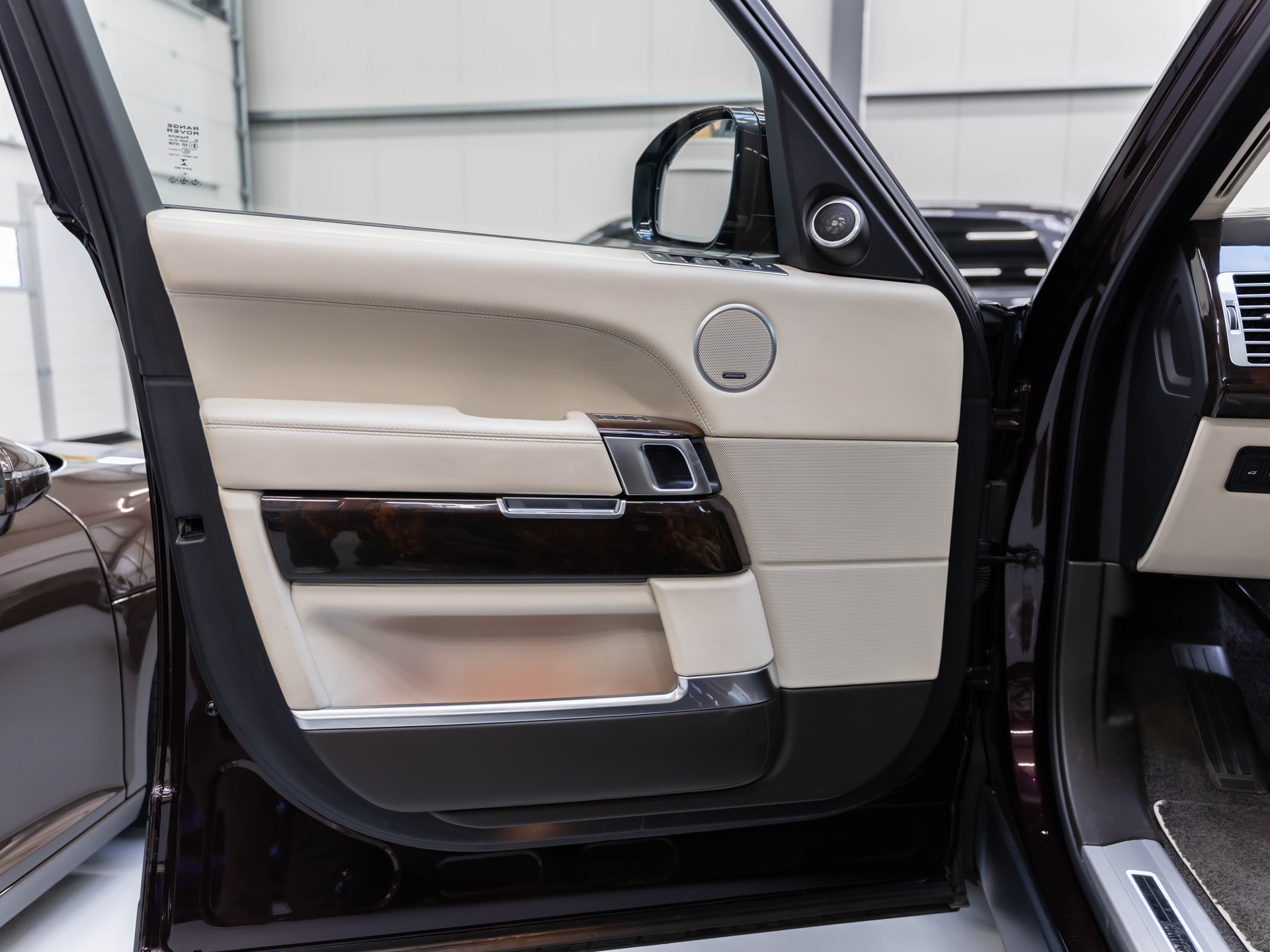 LAND ROVER Range Rover LWB 5.0 V8 SC Autobiography Automatic-image-18