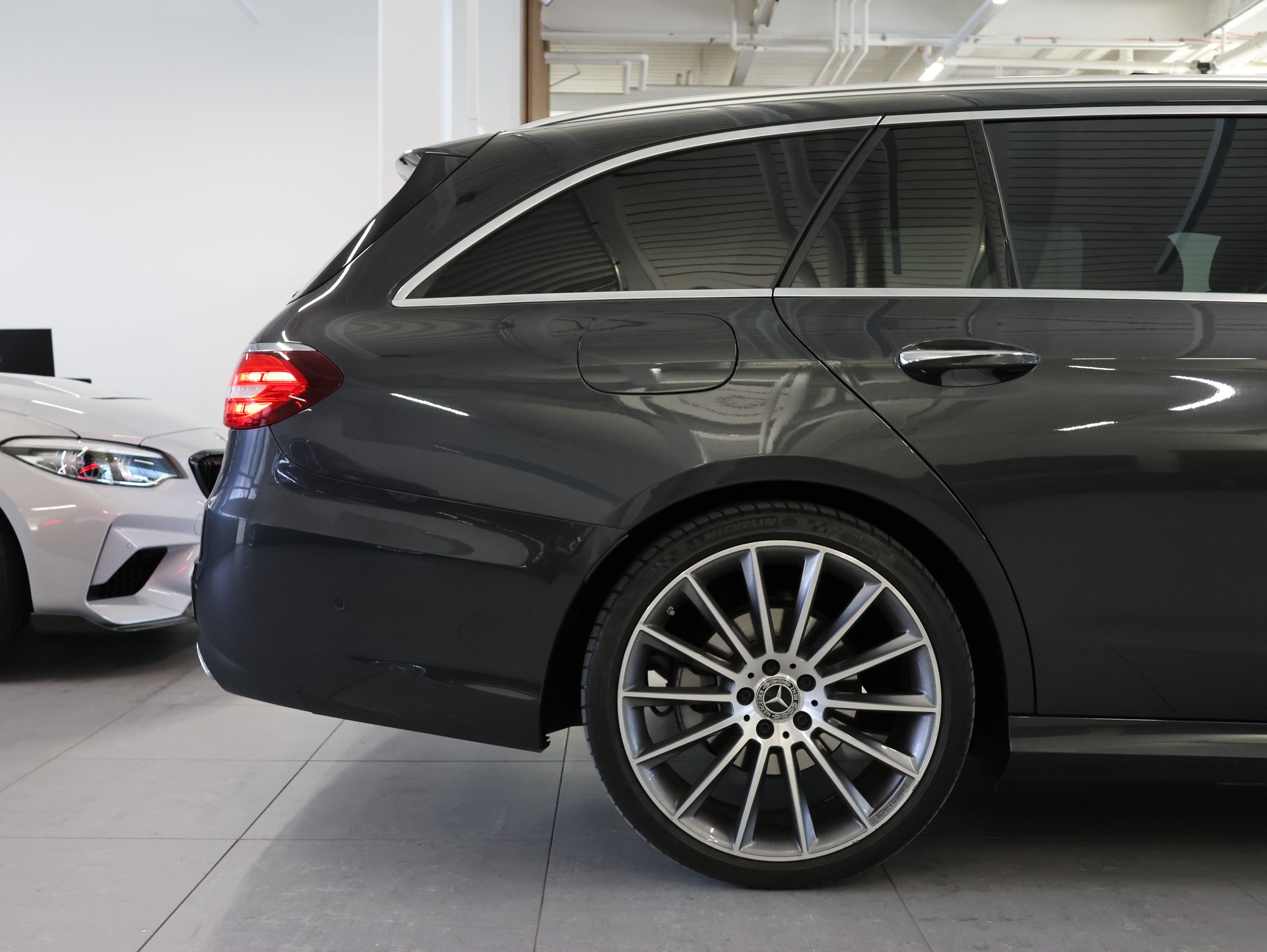 MERCEDES-BENZ E 220 d T 4Matic AMG Line 9G-Tronic *Burmester* *360 Kamera* *Memory Sitze*-image-12
