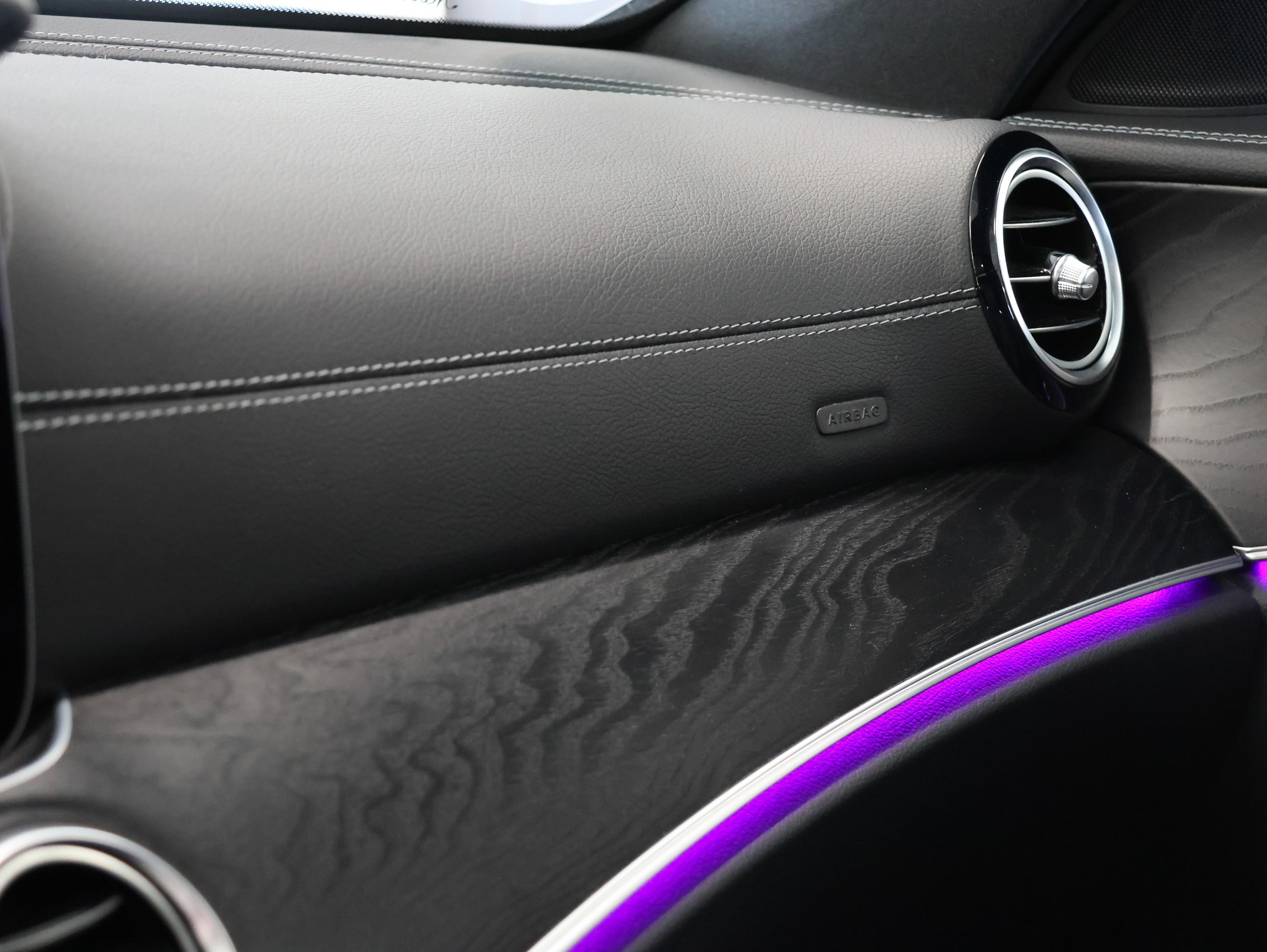 MERCEDES-BENZ E 220 d T 4Matic AMG Line 9G-Tronic *Burmester* *360 Kamera* *Memory Sitze*-image-30