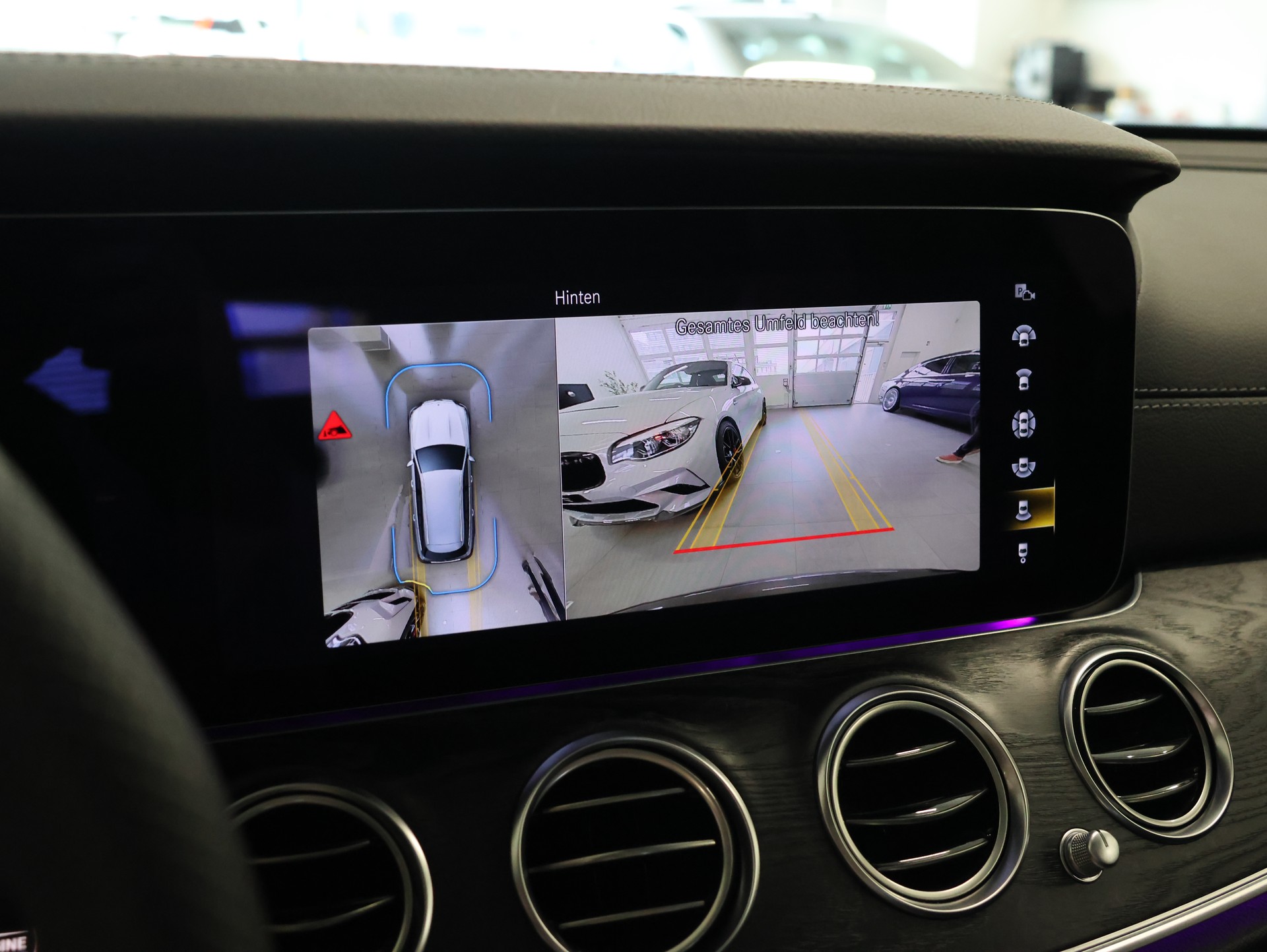 MERCEDES-BENZ E 220 d T 4Matic AMG Line 9G-Tronic *Burmester* *360 Kamera* *Memory Sitze*-image-25