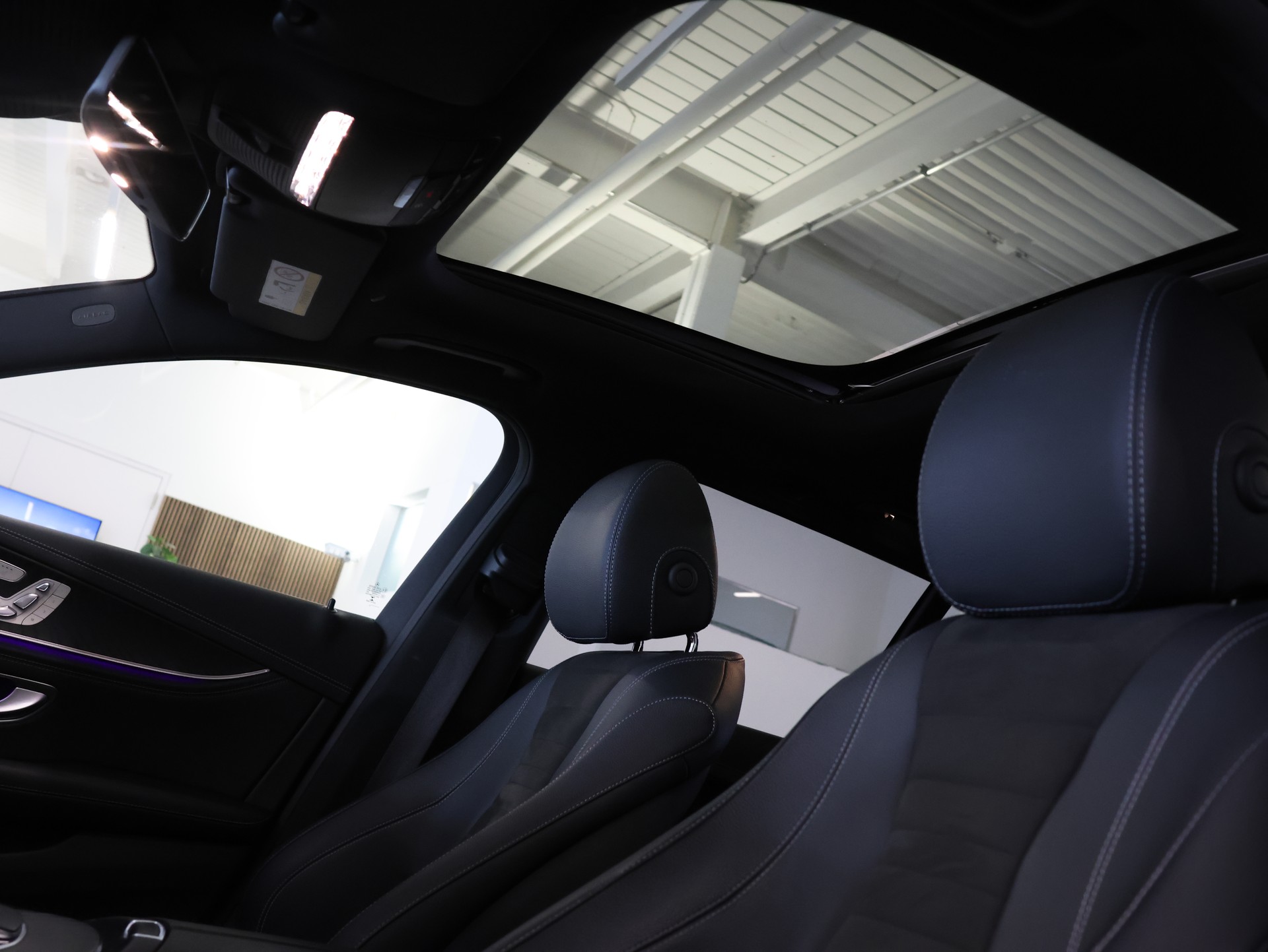MERCEDES-BENZ E 220 d T 4Matic AMG Line 9G-Tronic *Burmester* *360 Kamera* *Memory Sitze*-image-19