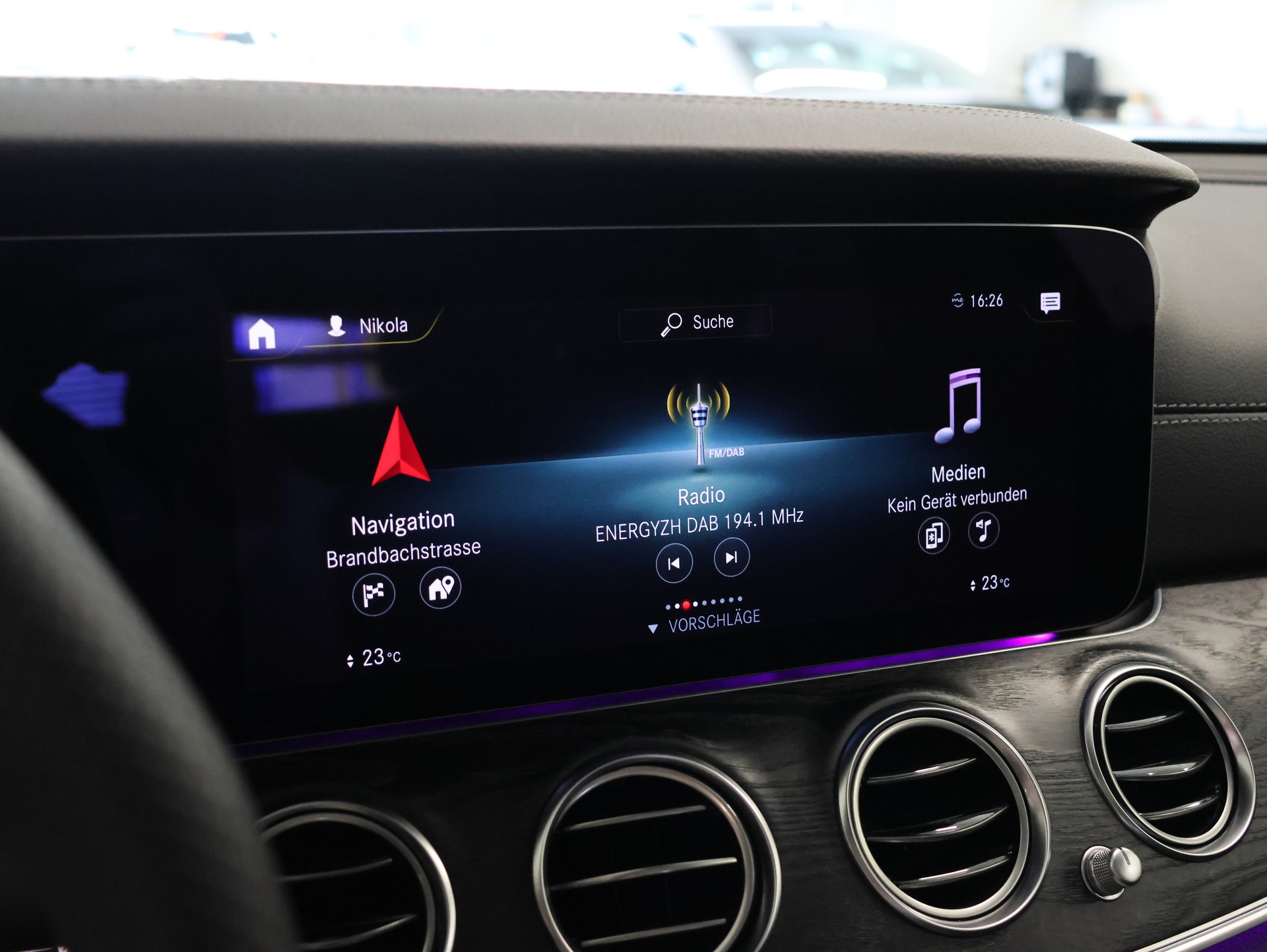 MERCEDES-BENZ E 220 d T 4Matic AMG Line 9G-Tronic *Burmester* *360 Kamera* *Memory Sitze*-image-24