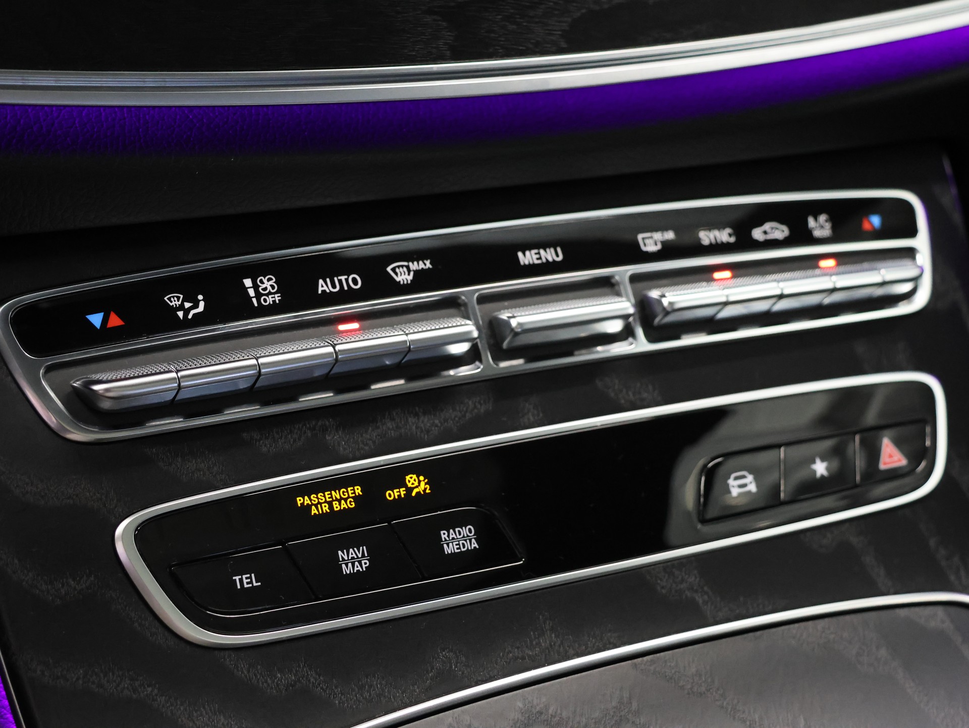 MERCEDES-BENZ E 220 d T 4Matic AMG Line 9G-Tronic *Burmester* *360 Kamera* *Memory Sitze*-image-27