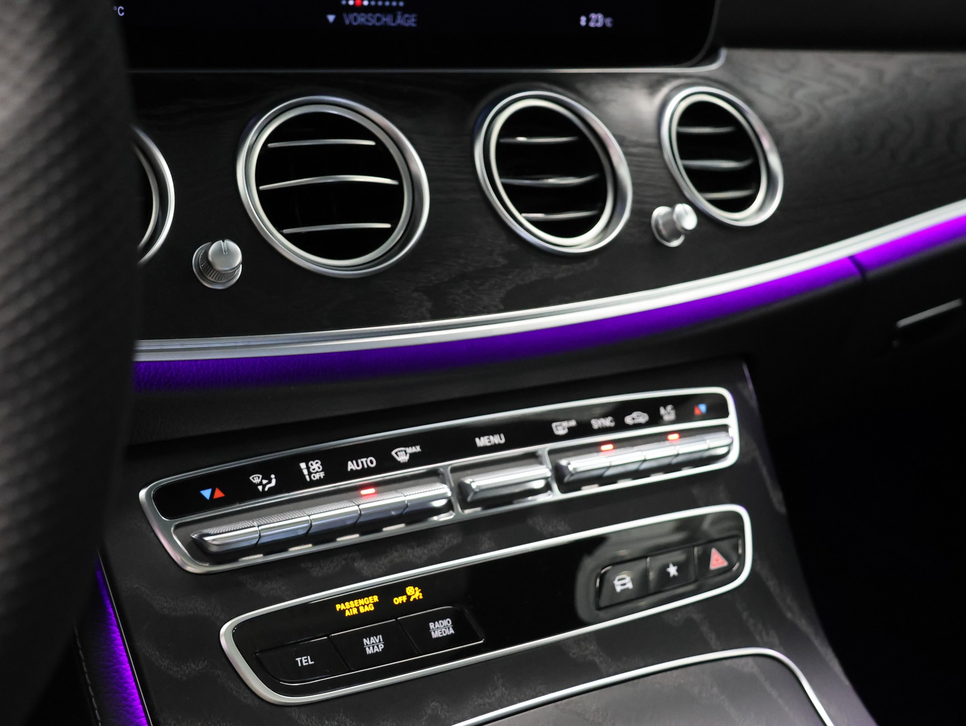 MERCEDES-BENZ E 220 d T 4Matic AMG Line 9G-Tronic *Burmester* *360 Kamera* *Memory Sitze*-image-26