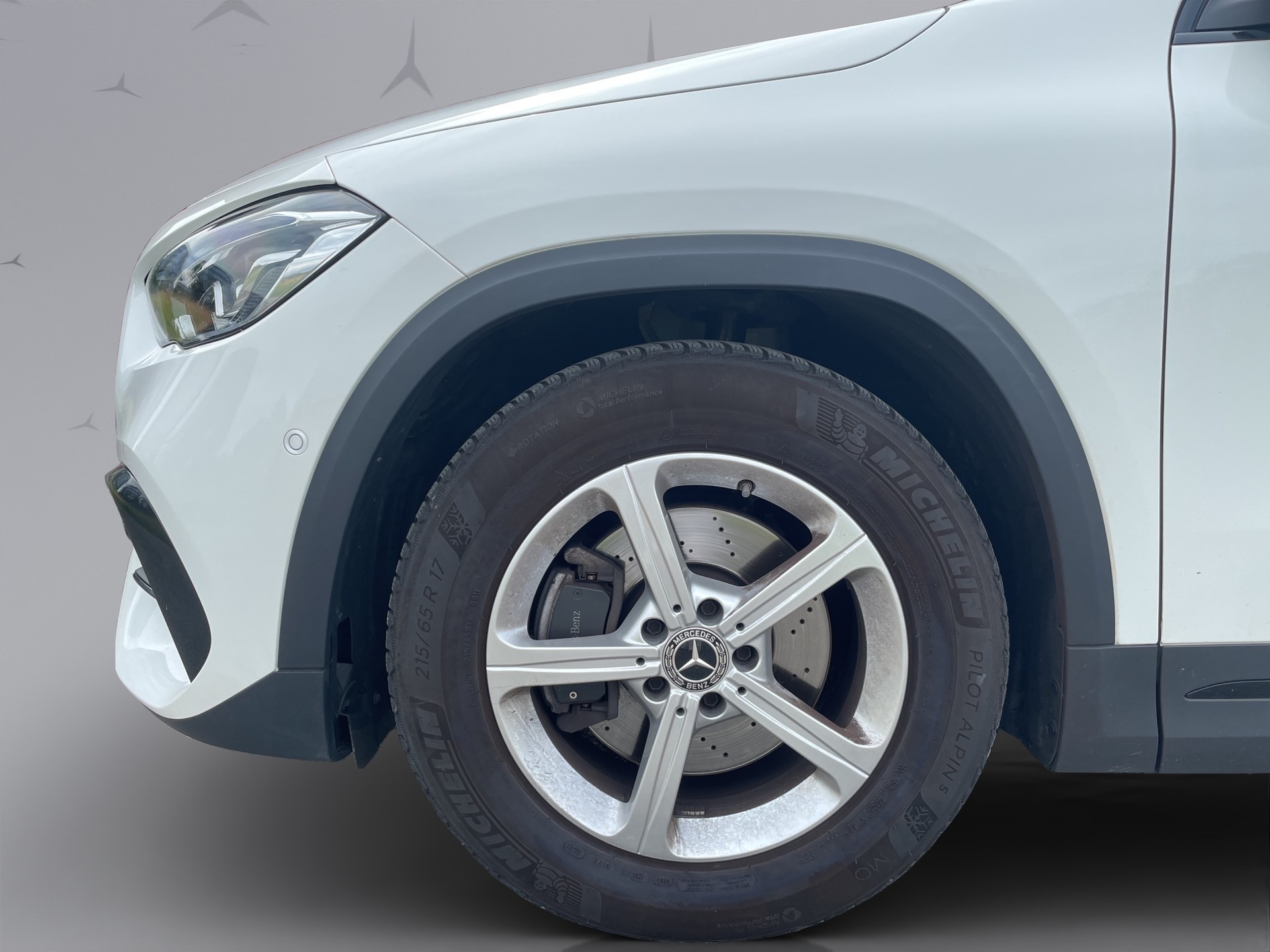 MERCEDES-BENZ GLA 200 AMG Line-showroom-element-2