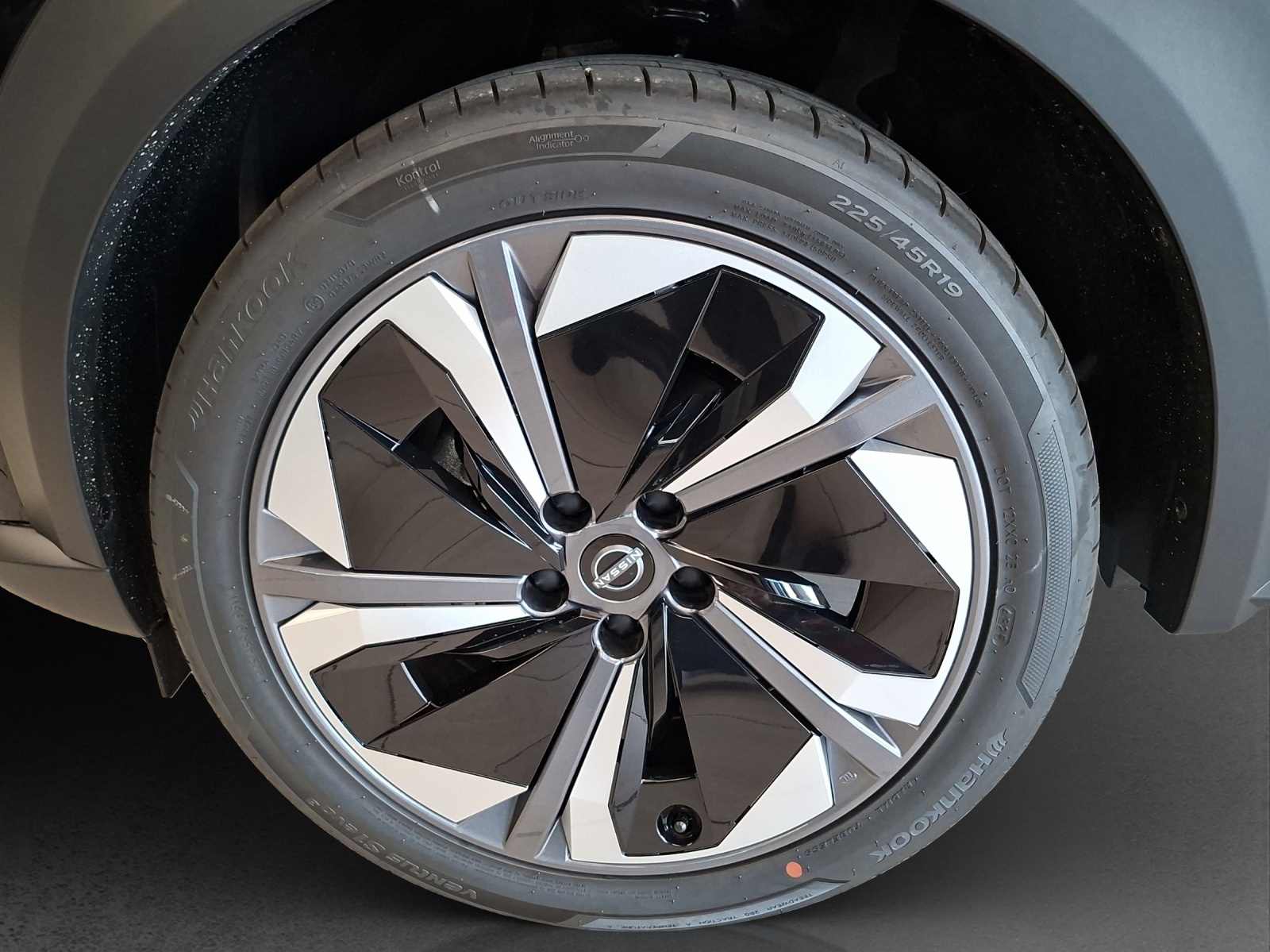 NISSAN Juke 1.6 Hybrid Tekna-image-12