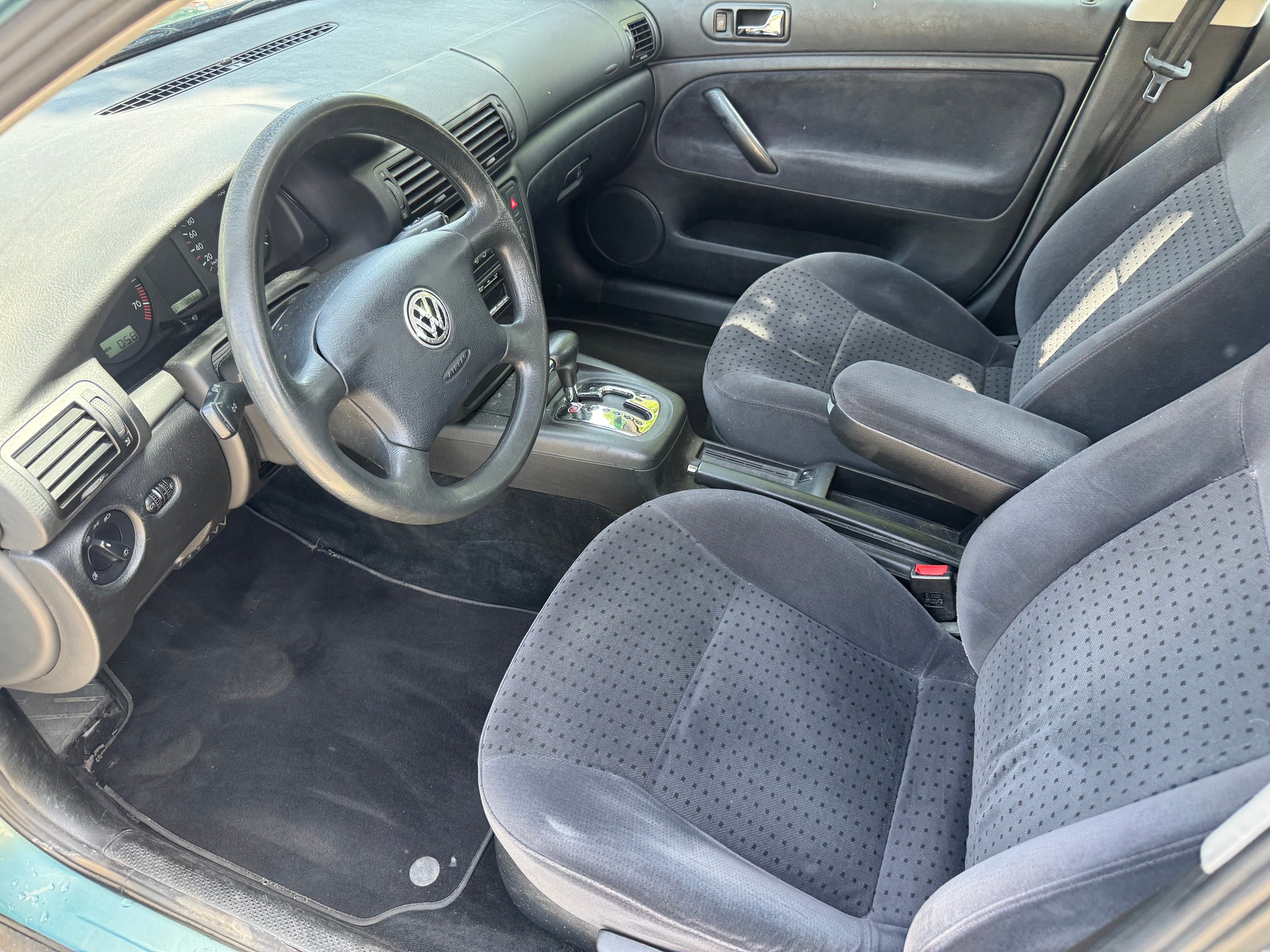 VW Passat Variant 1.8 T Comfortline-image-6