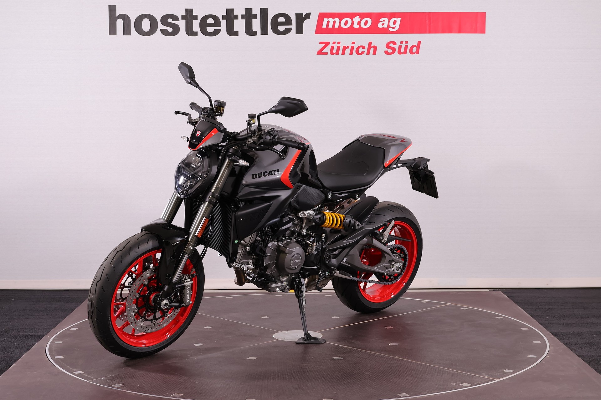 DUCATI Monster +-showroom-element-1