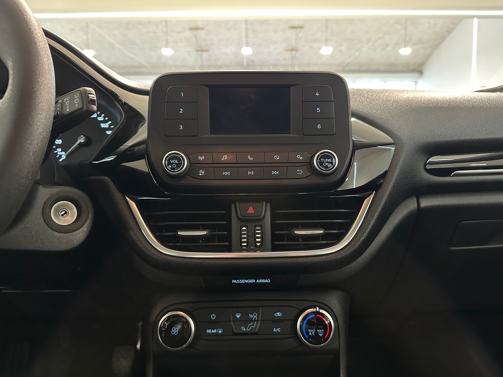 FORD Fiesta 1.0 SCTi Business-image-15
