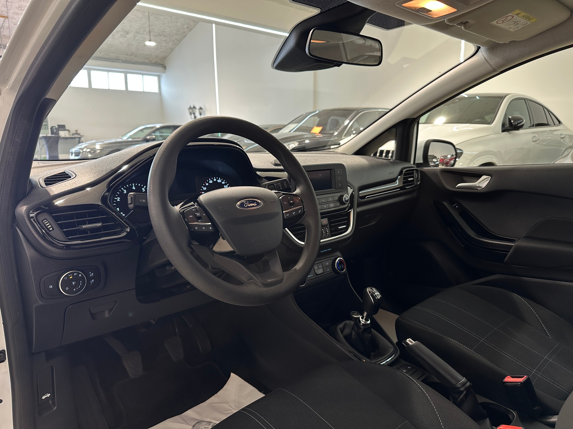 FORD Fiesta 1.0 SCTi Business-showroom-element-1
