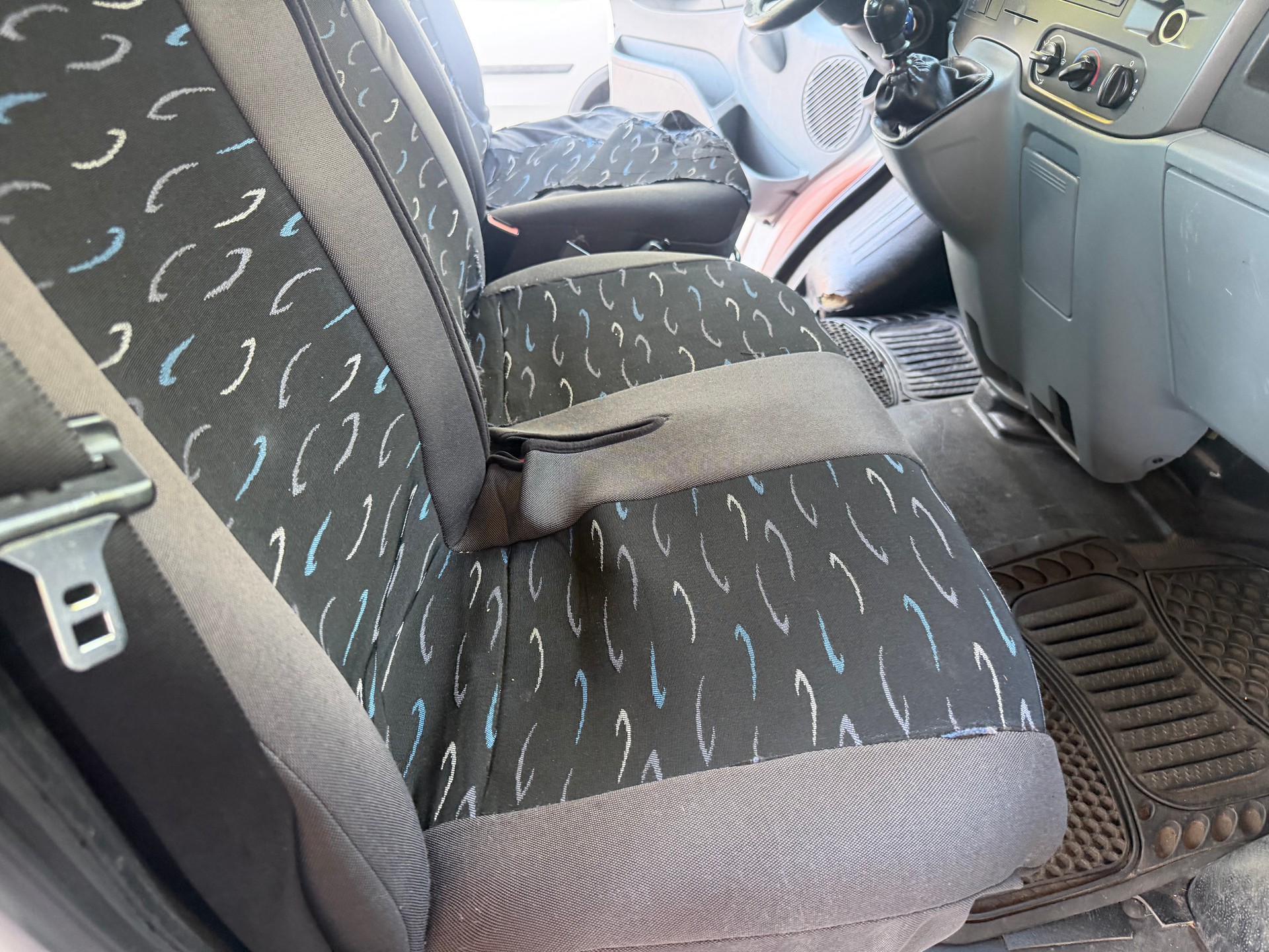 FORD Transit 2.4 TDCi 350 M-image-9