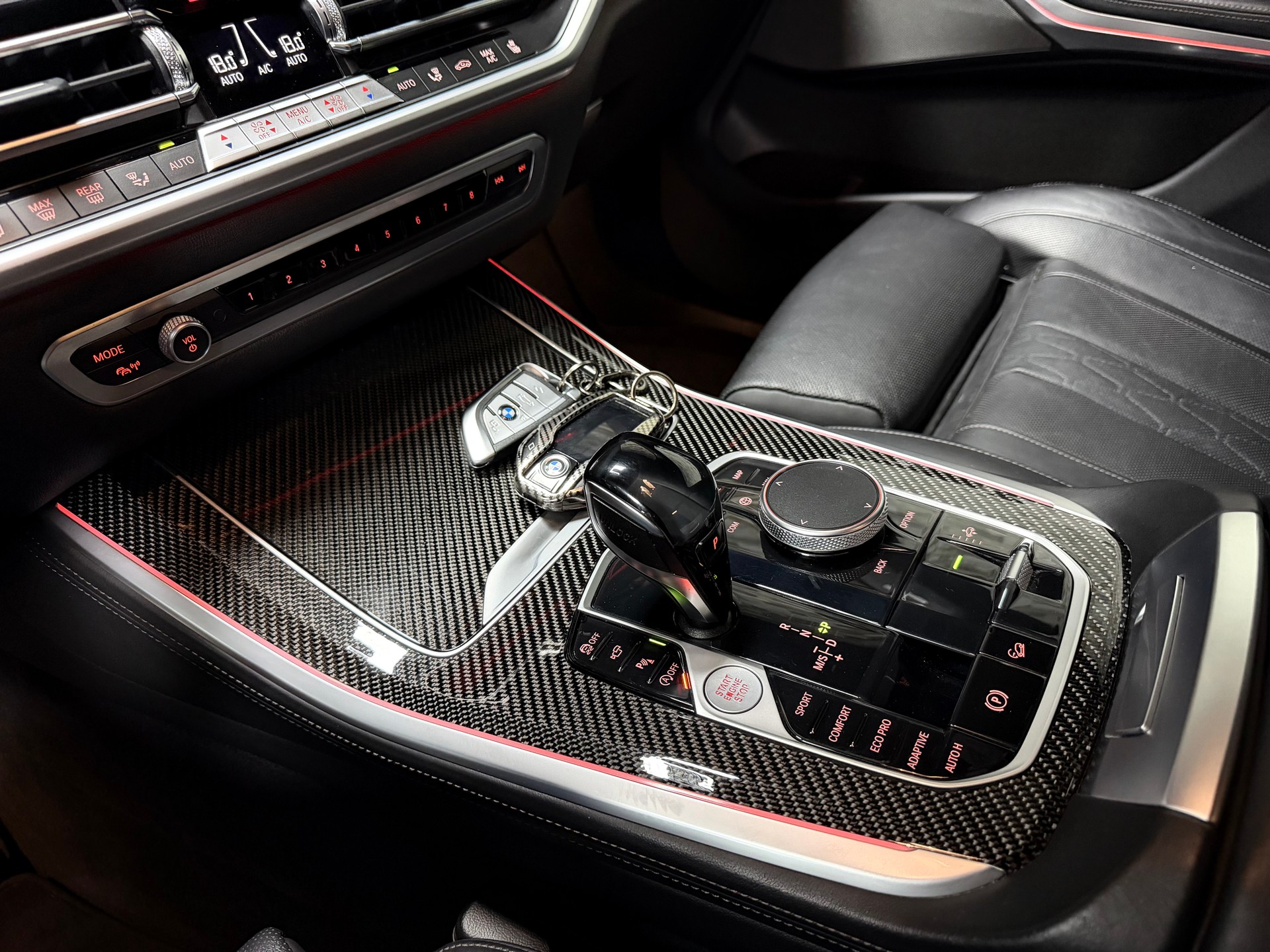 BMW X5 xDrive M50i Steptronic-image-17