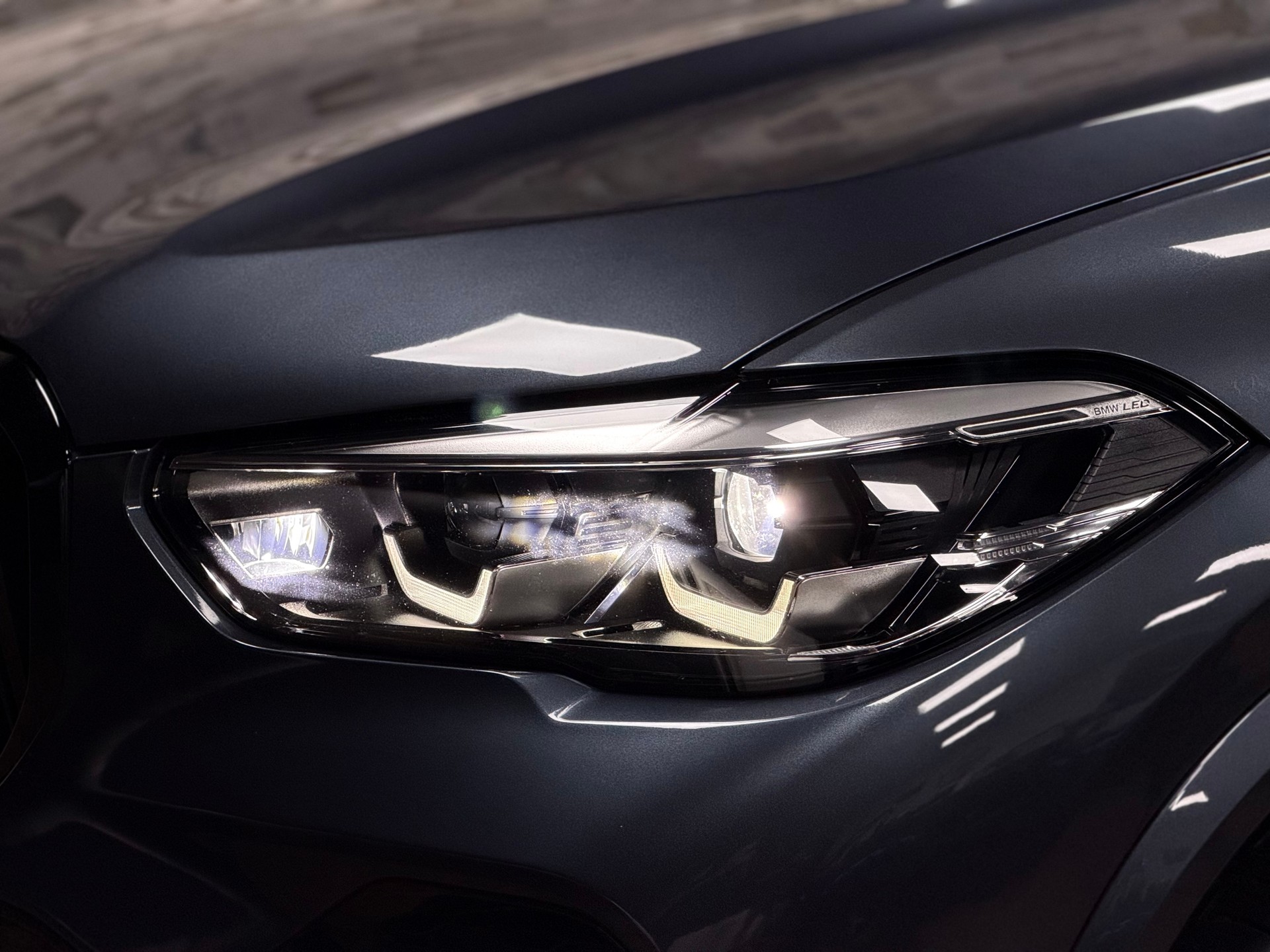 BMW X5 xDrive M50i Steptronic-image-7