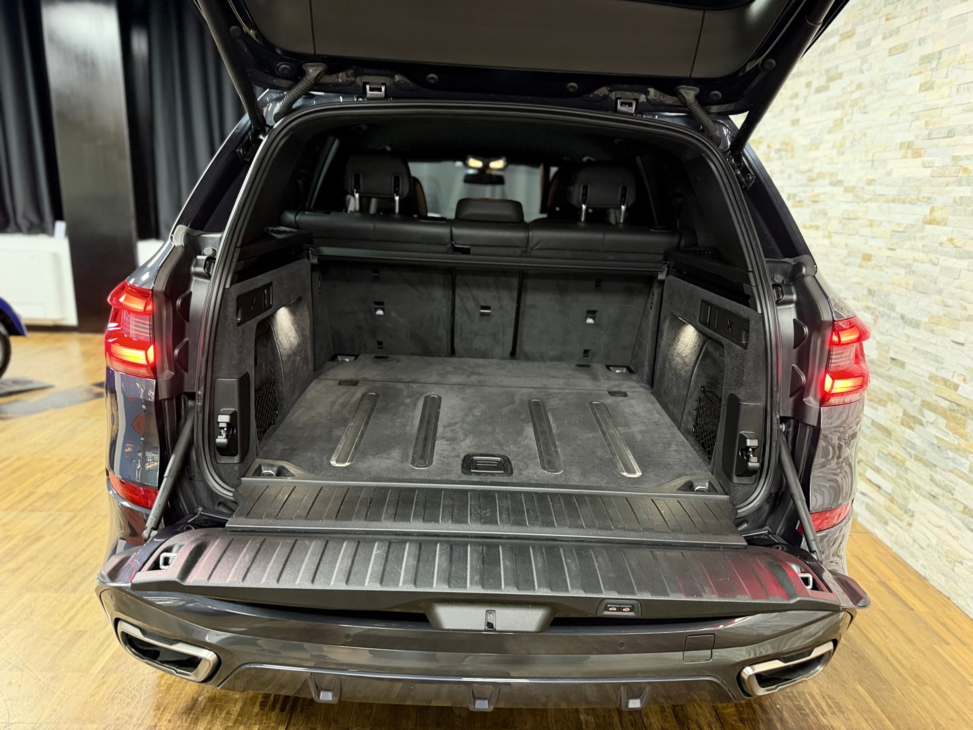 BMW X5 xDrive M50i Steptronic-image-27