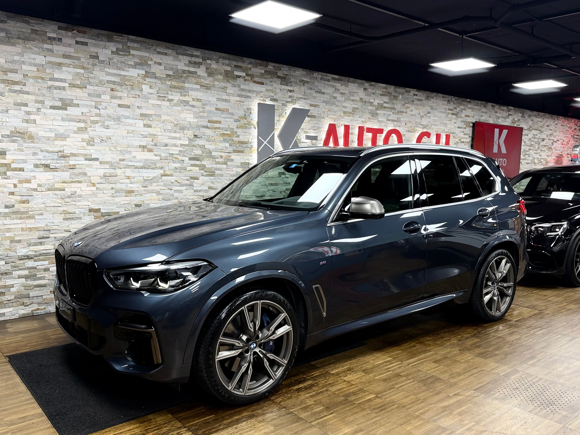 BMW X5 xDrive M50i Steptronic-showroom-element-1