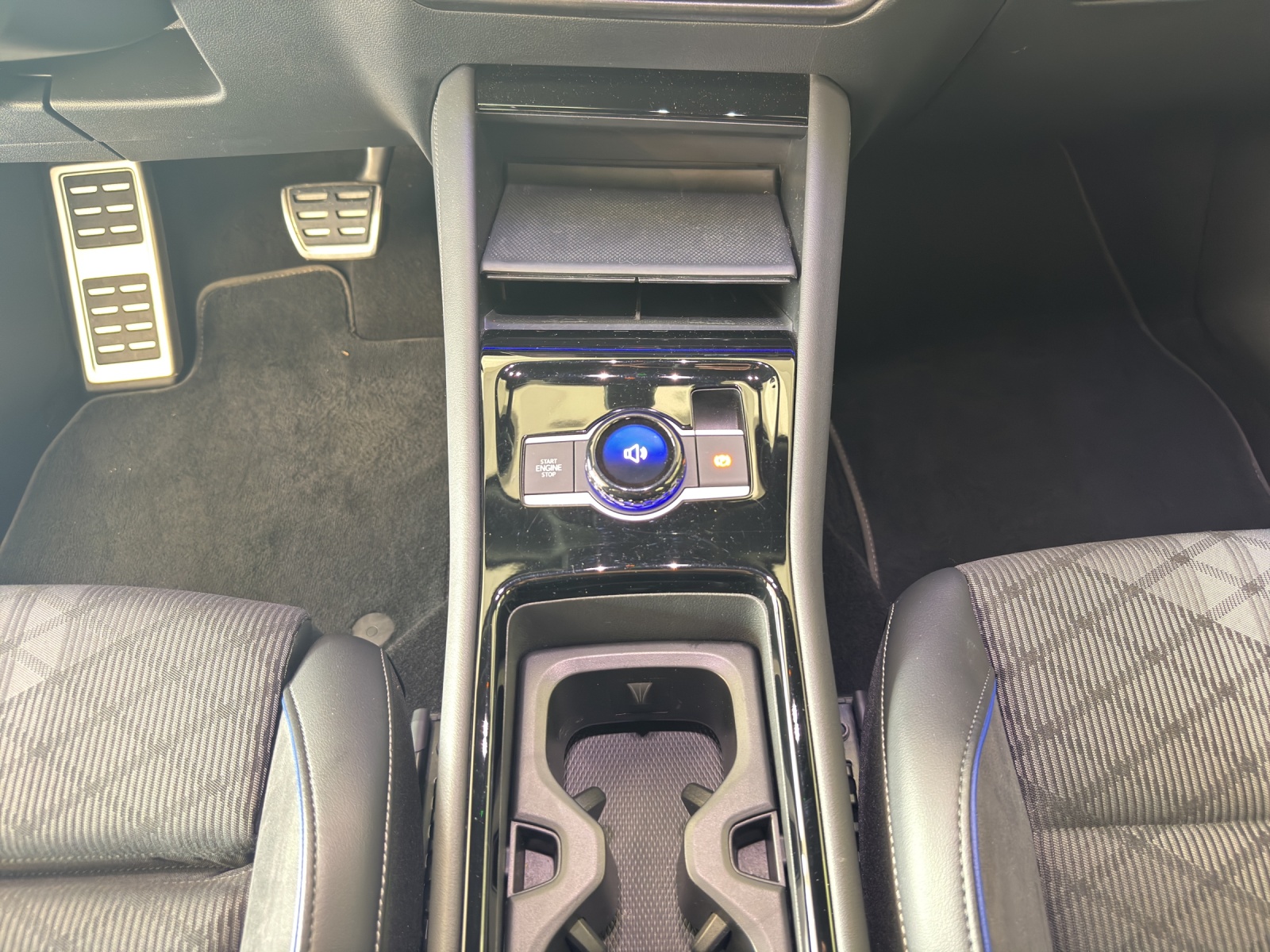VW Tayron 2.0 TSI R-Line DSG 4Motion-image-8
