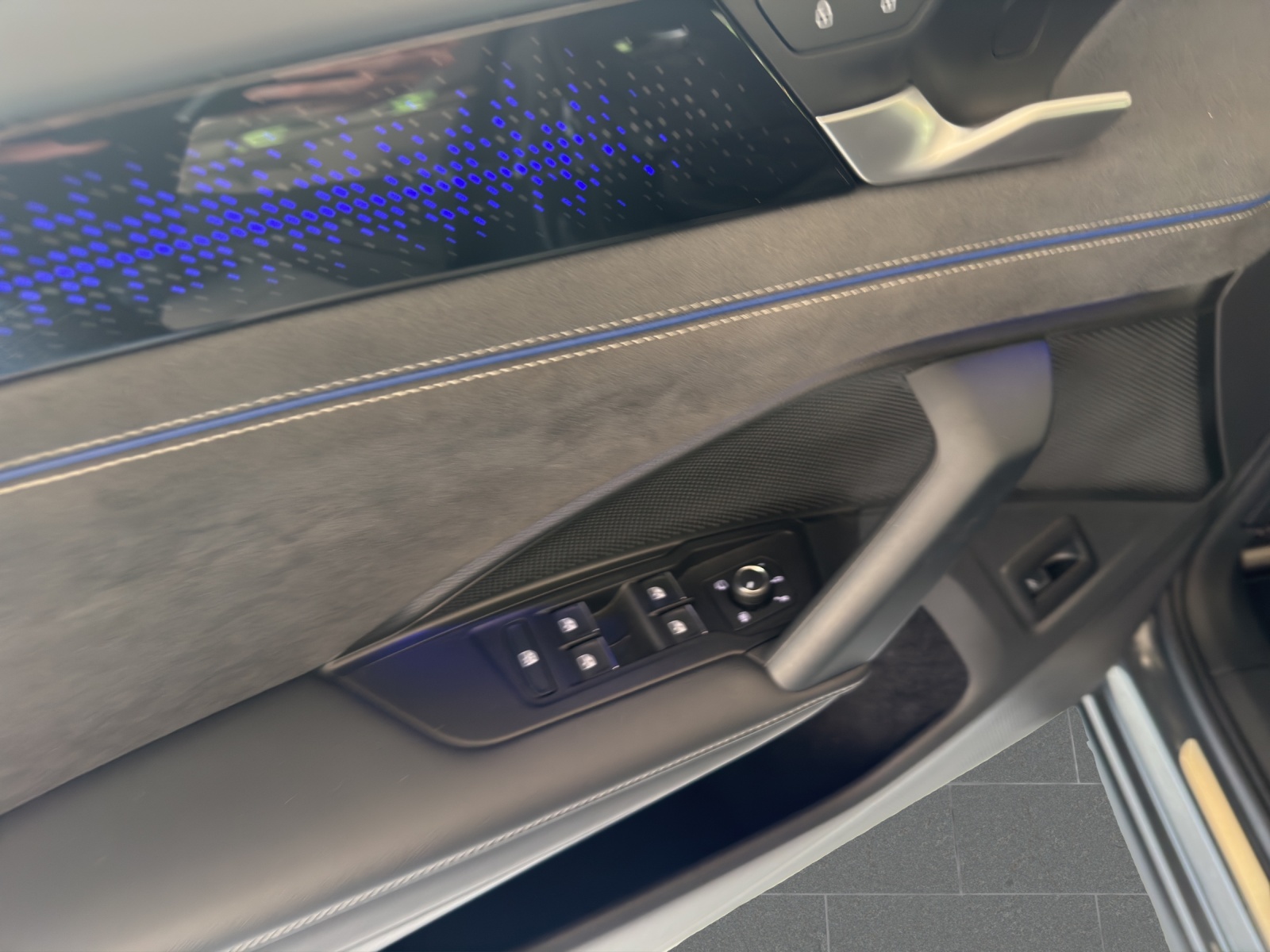 VW Tayron 2.0 TSI R-Line DSG 4Motion-image-10