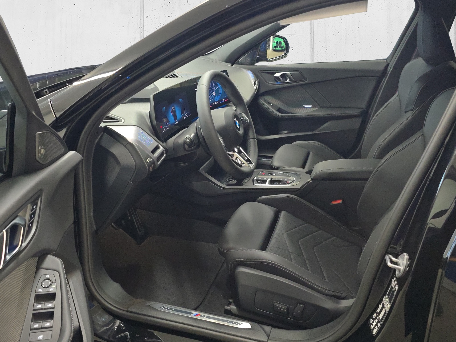 BMW 123 xDrive M Sport Pro Steptronic-image-9