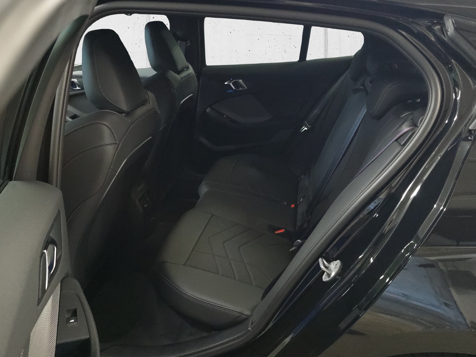 BMW 123 xDrive M Sport Pro Steptronic-image-11