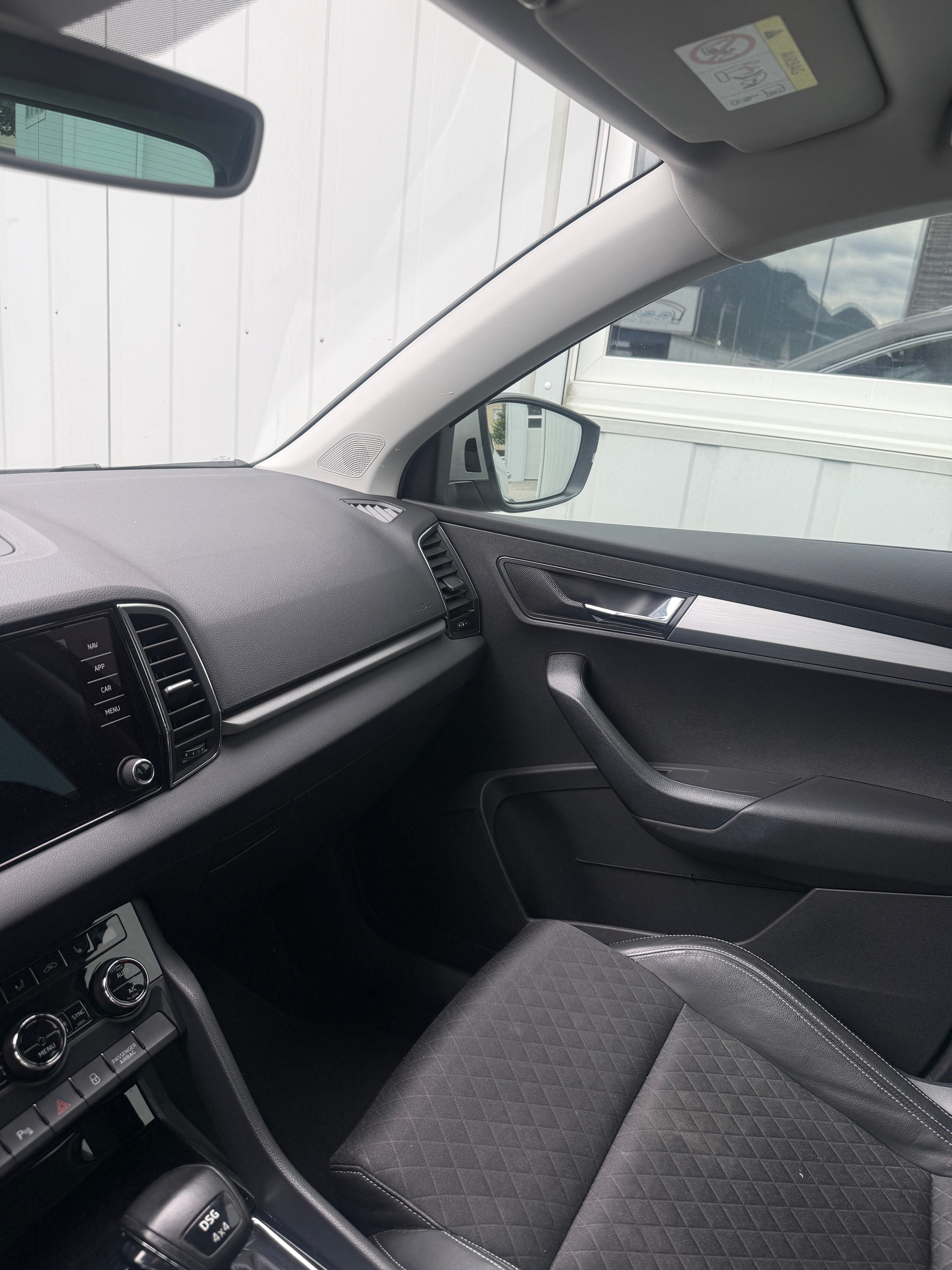 SKODA Karoq 2.0 TDI CR Ambition 4x4 DSG-image-18