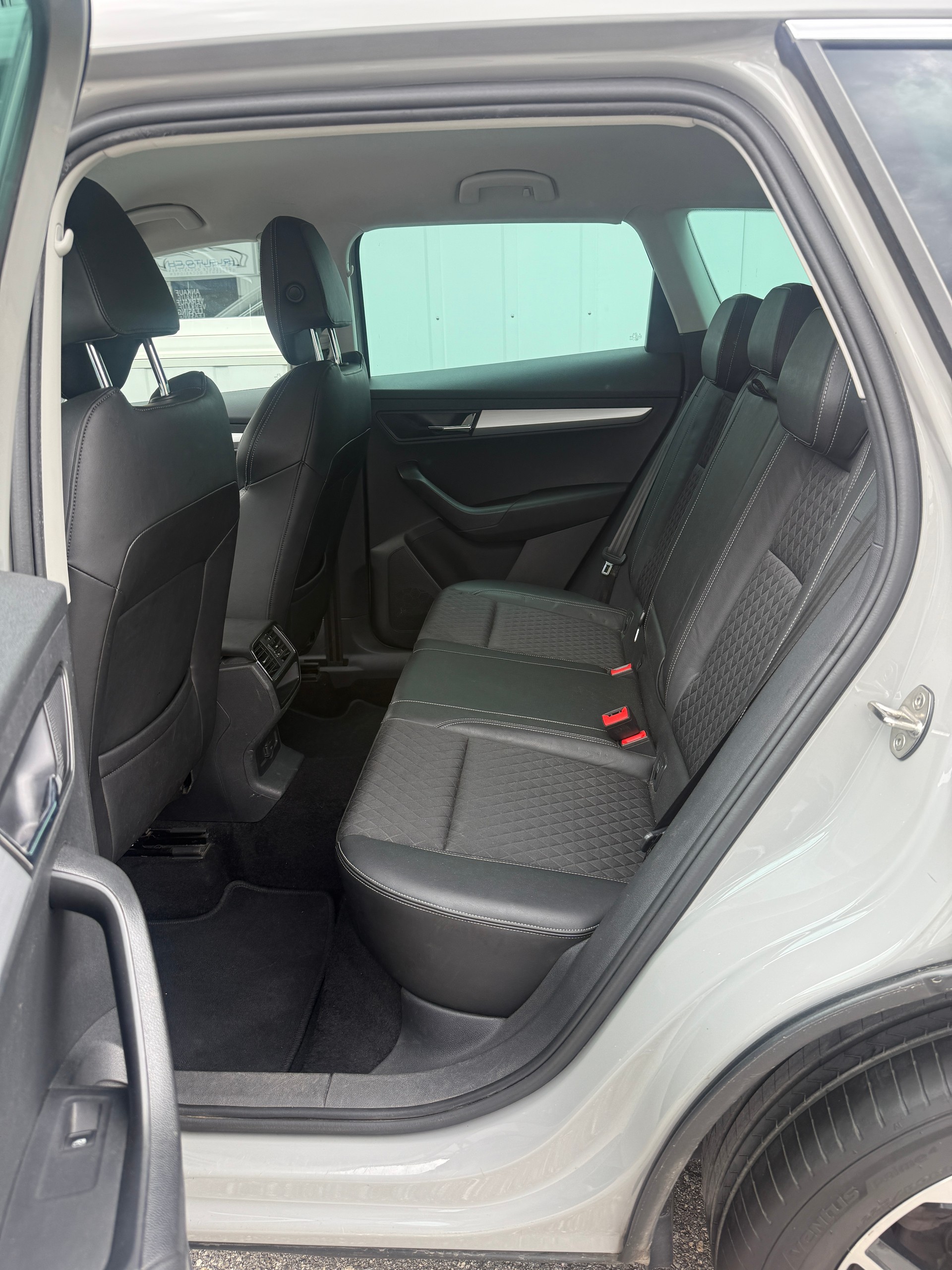 SKODA Karoq 2.0 TDI CR Ambition 4x4 DSG-image-12