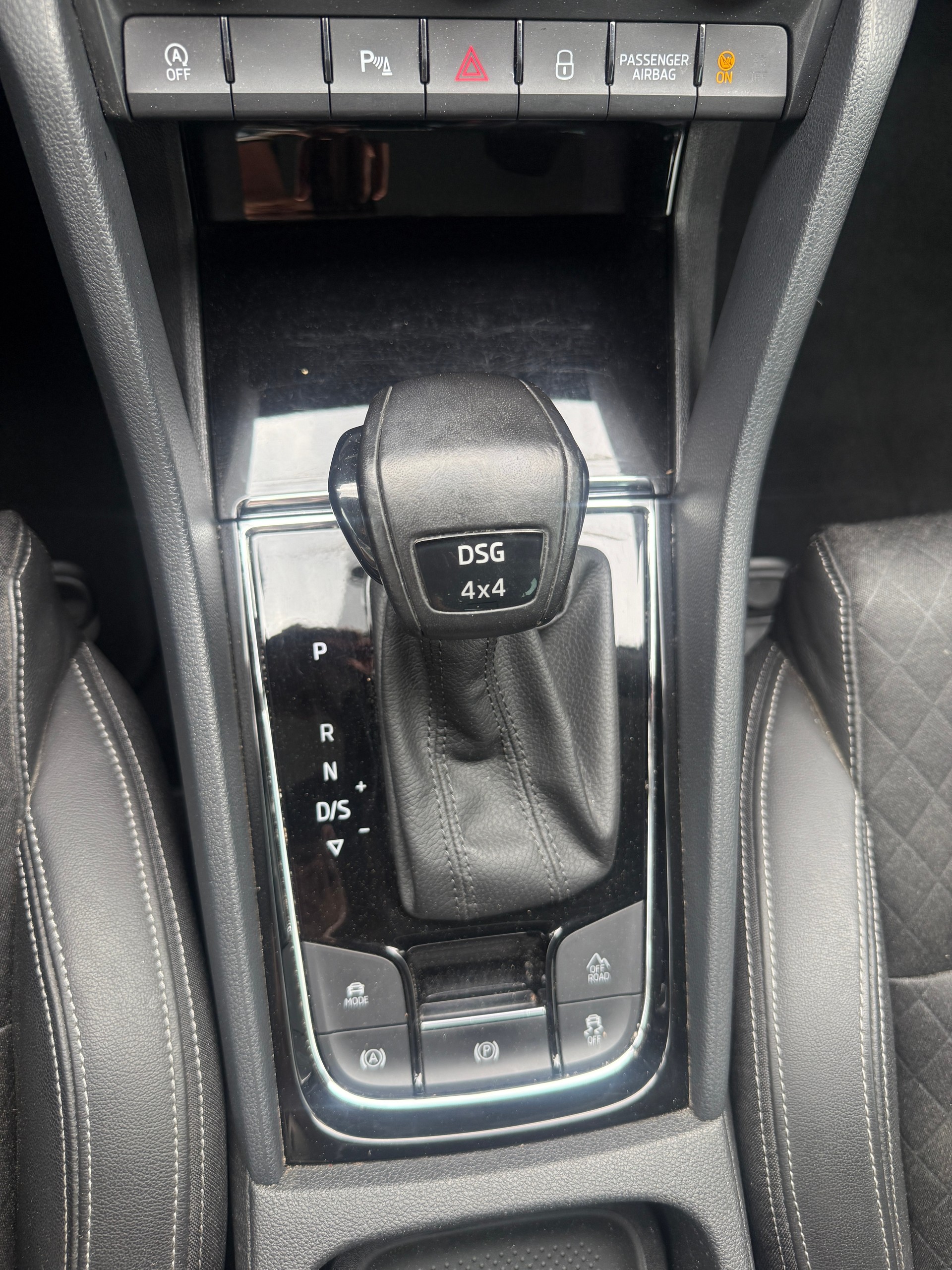 SKODA Karoq 2.0 TDI CR Ambition 4x4 DSG-image-25
