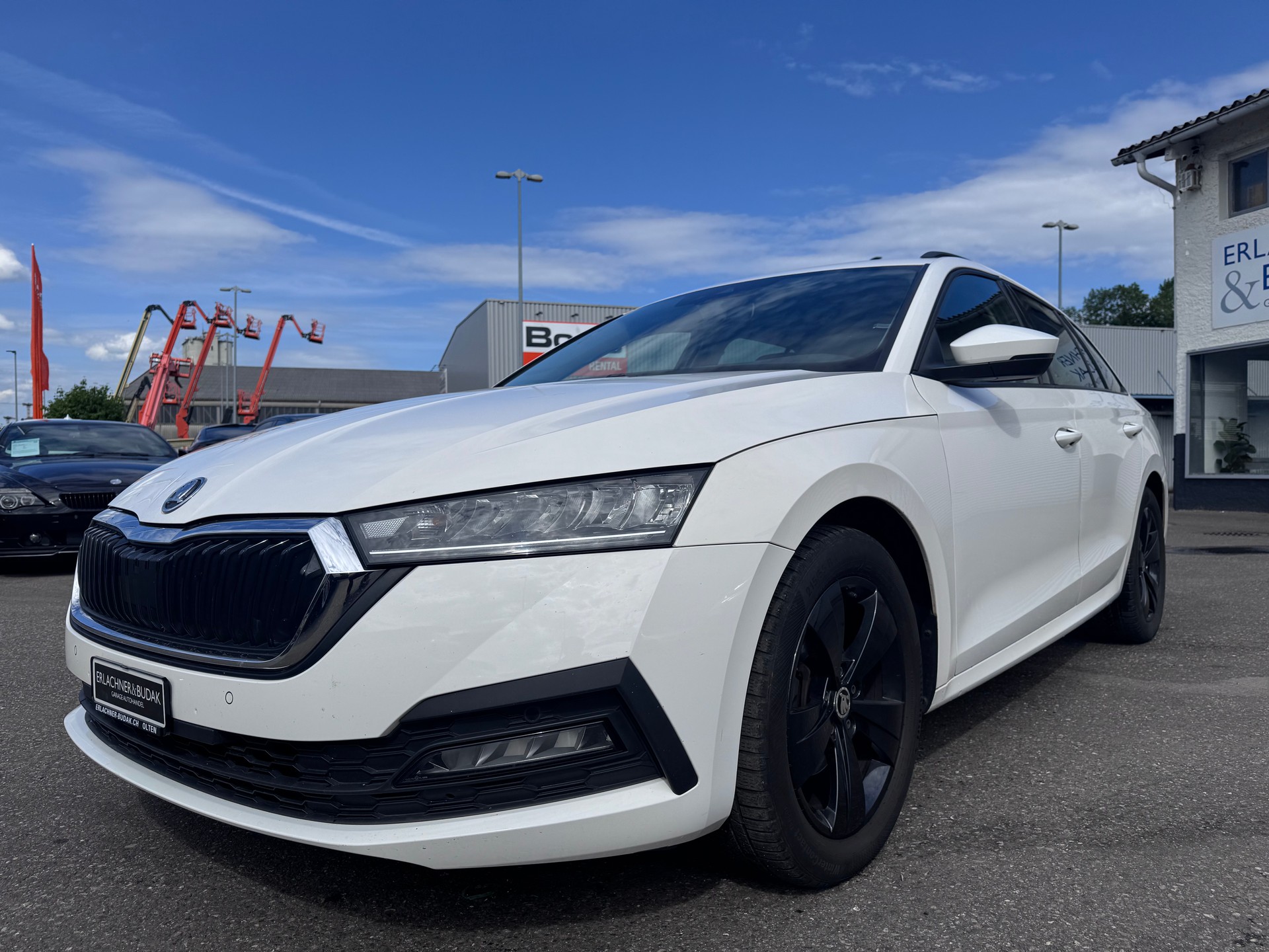 SKODA Octavia Combi 1.0 TSI mHEV DSG Ambition-image-1
