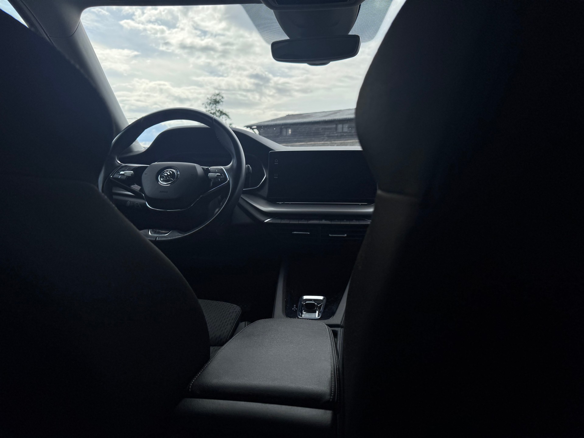 SKODA Octavia Combi 1.0 TSI mHEV DSG Ambition-image-8