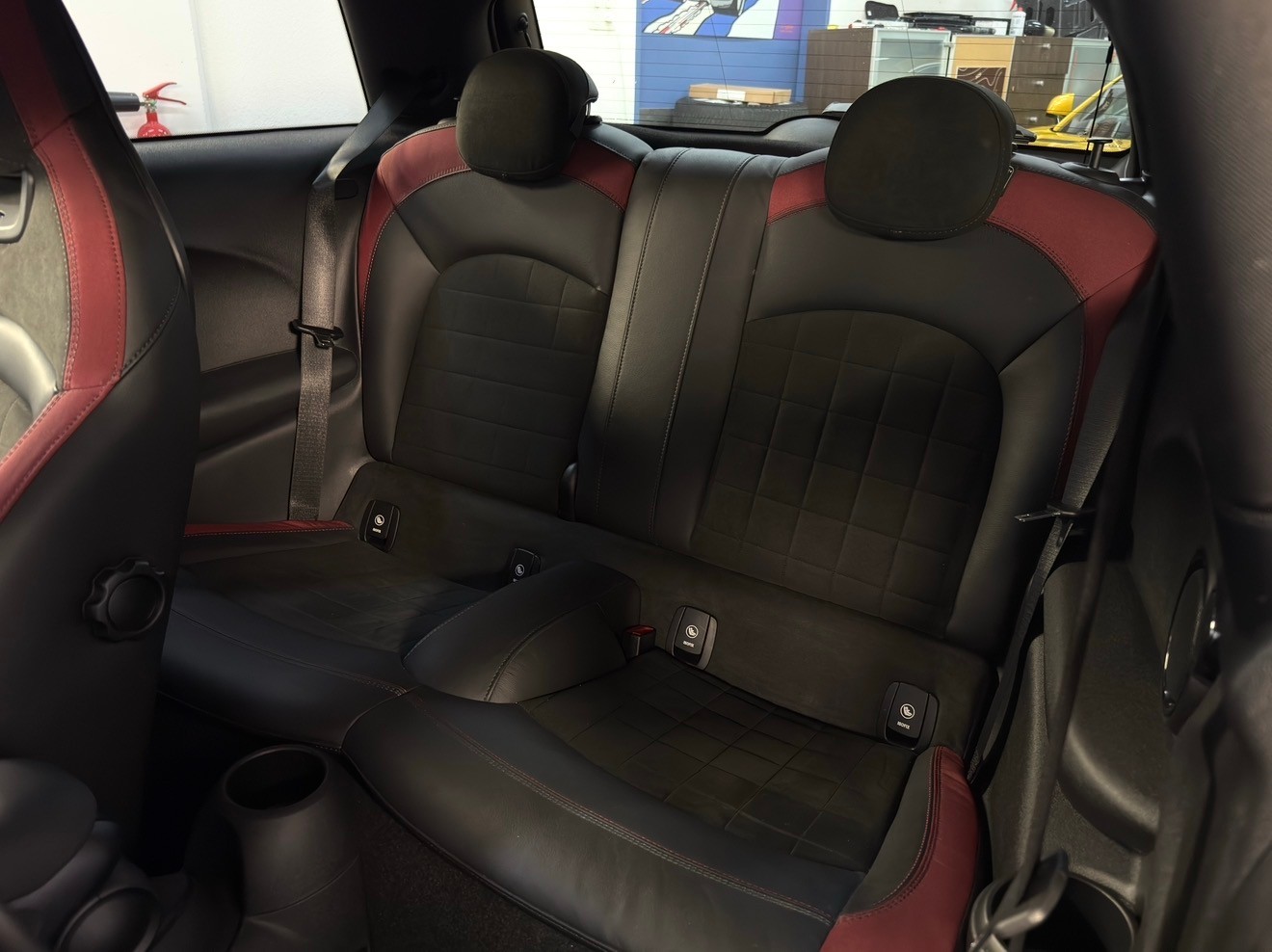 MINI Cooper John Cooper Works Steptronic-image-9