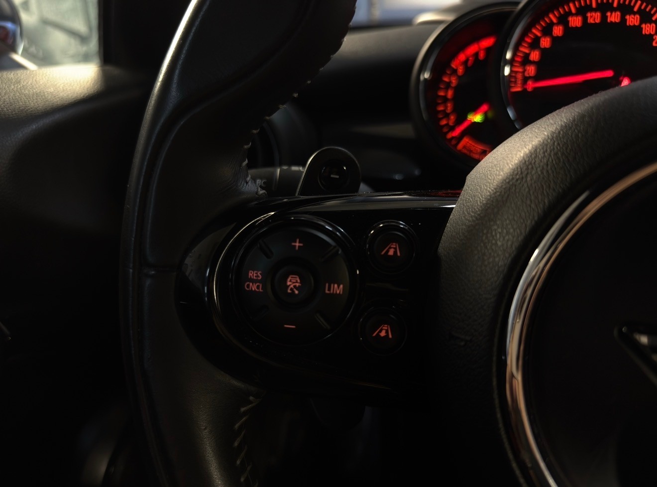 MINI Cooper John Cooper Works Steptronic-image-10