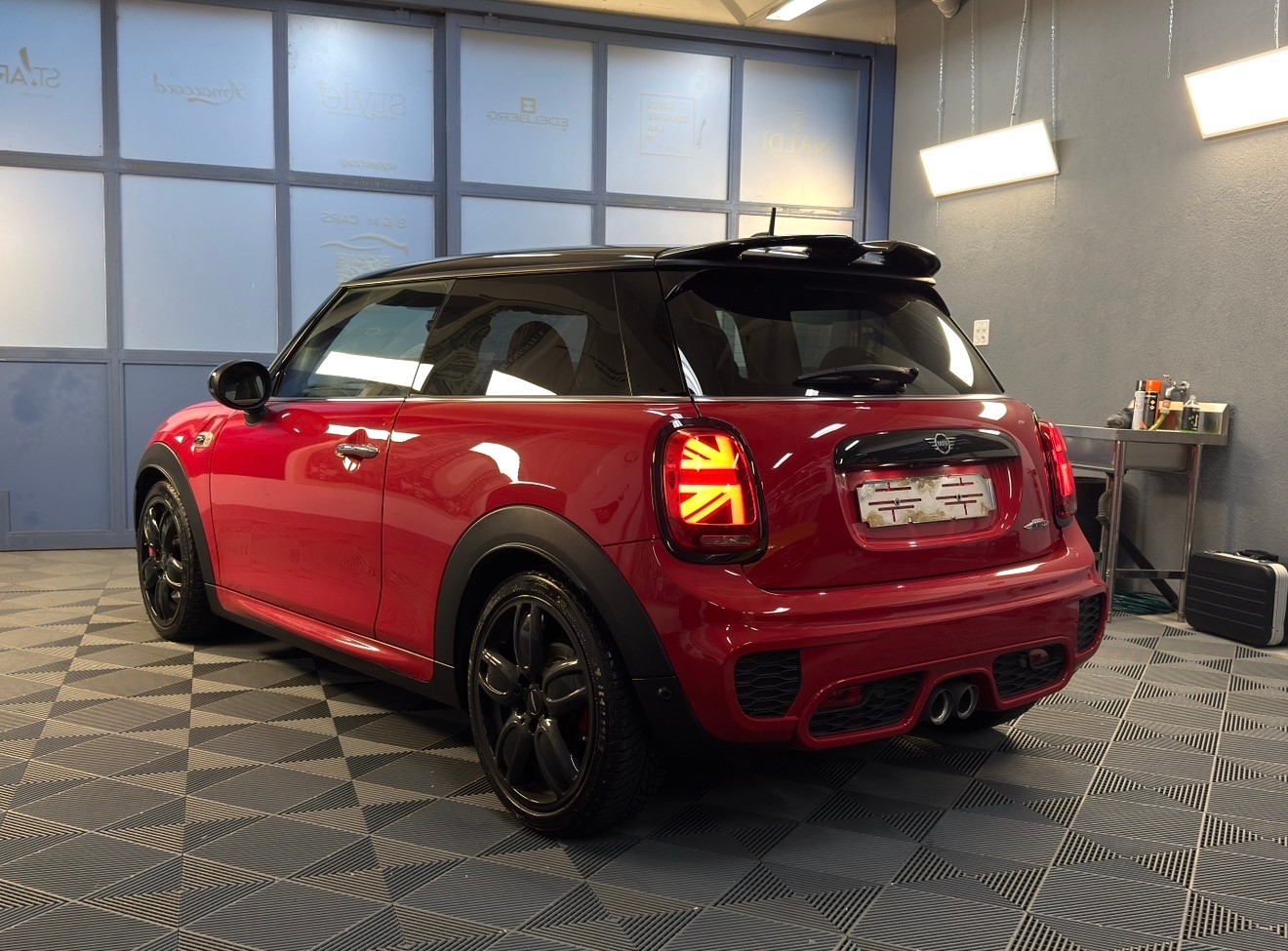 MINI Cooper John Cooper Works Steptronic-image-2