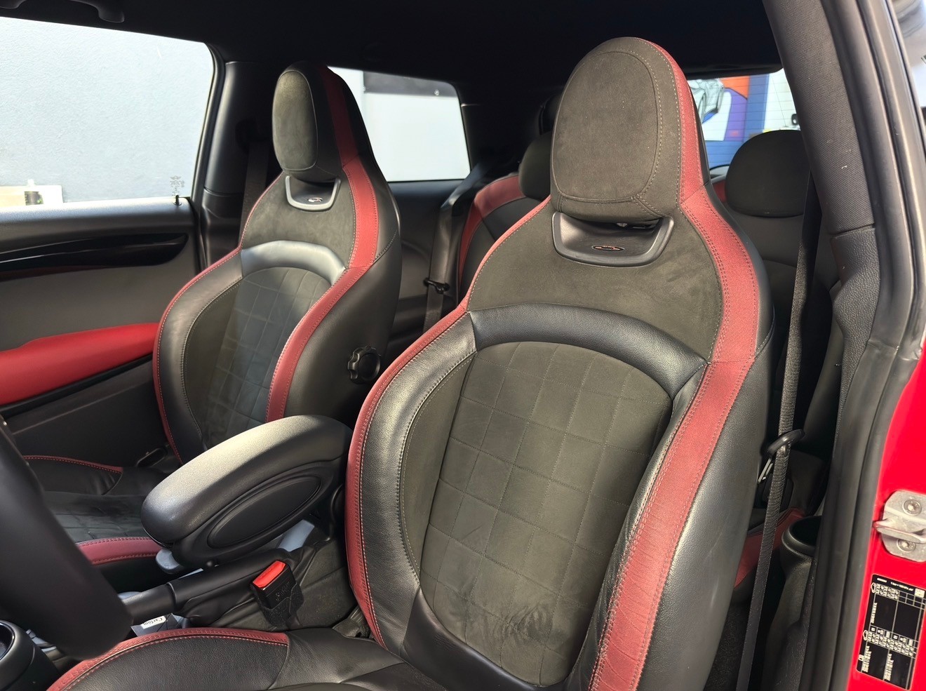 MINI Cooper John Cooper Works Steptronic-image-8