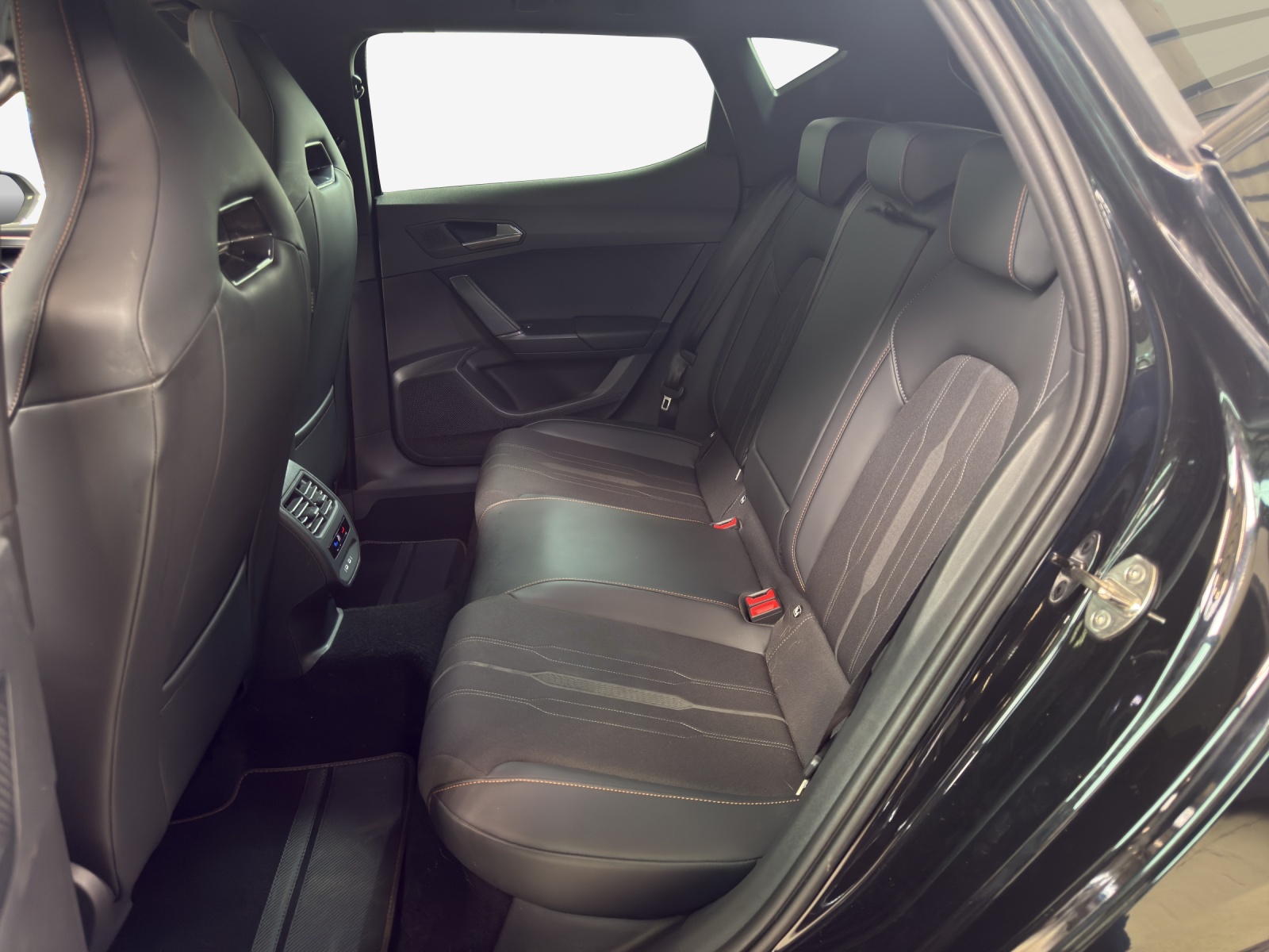 CUPRA LEON VZ 2.0 TSI DSG-image-11