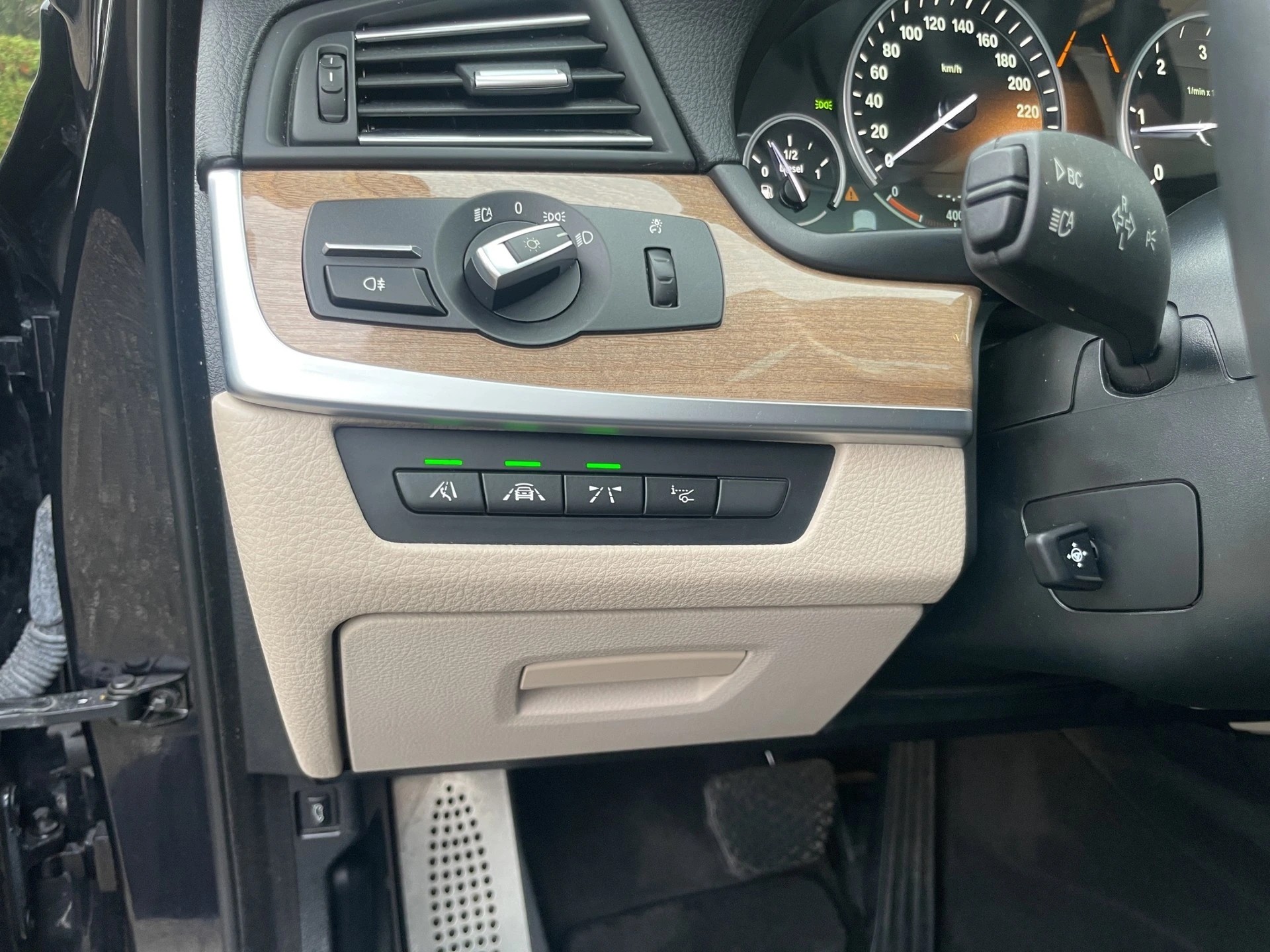 BMW M550d xDrive Steptronic-image-11