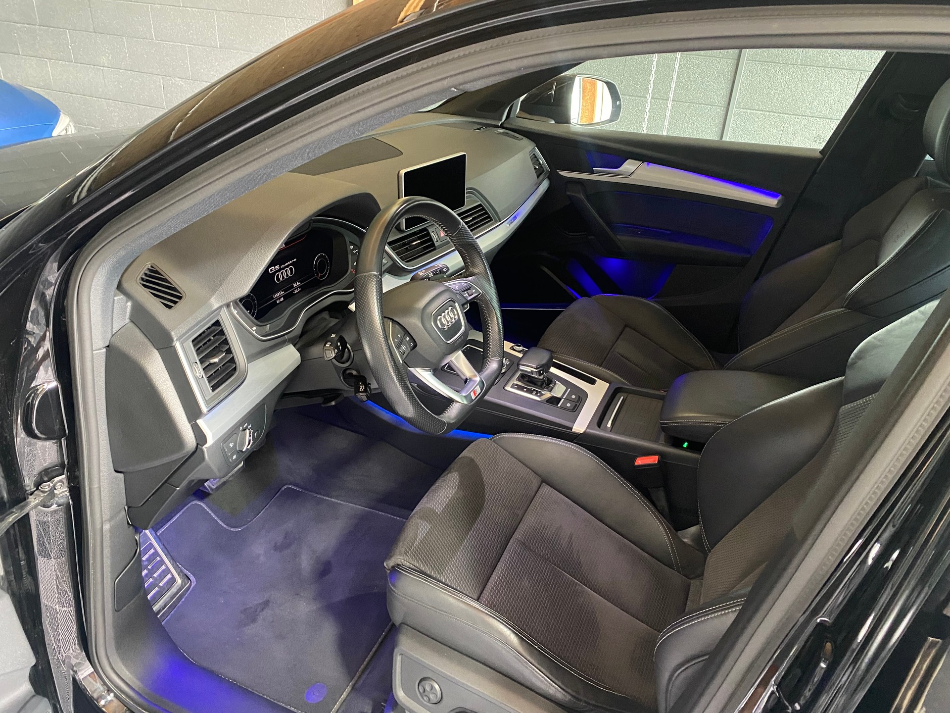 AUDI Q5 3.0 TDI sport quattro tiptronic S line-image-13