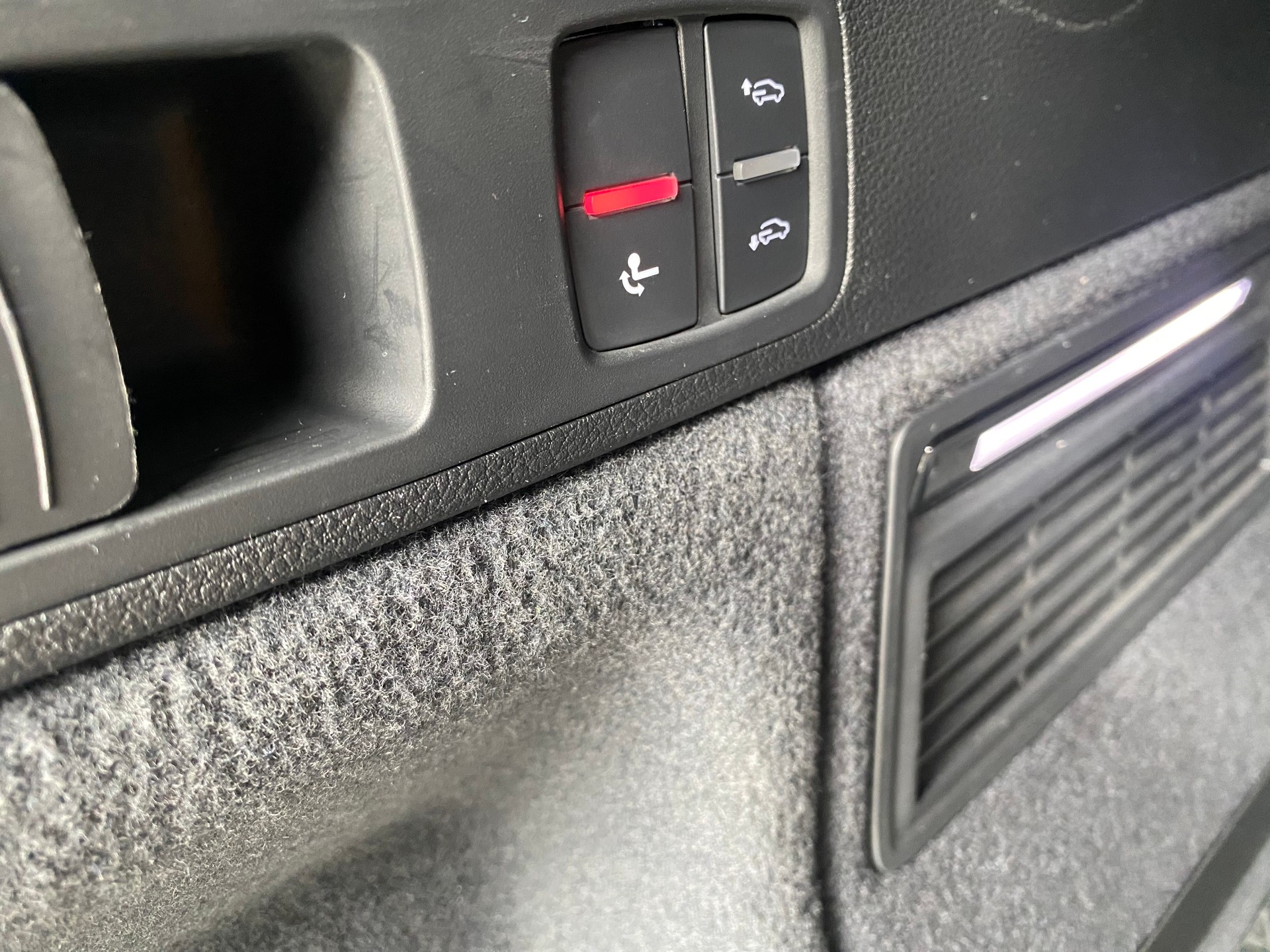 AUDI Q5 3.0 TDI sport quattro tiptronic S line-image-19