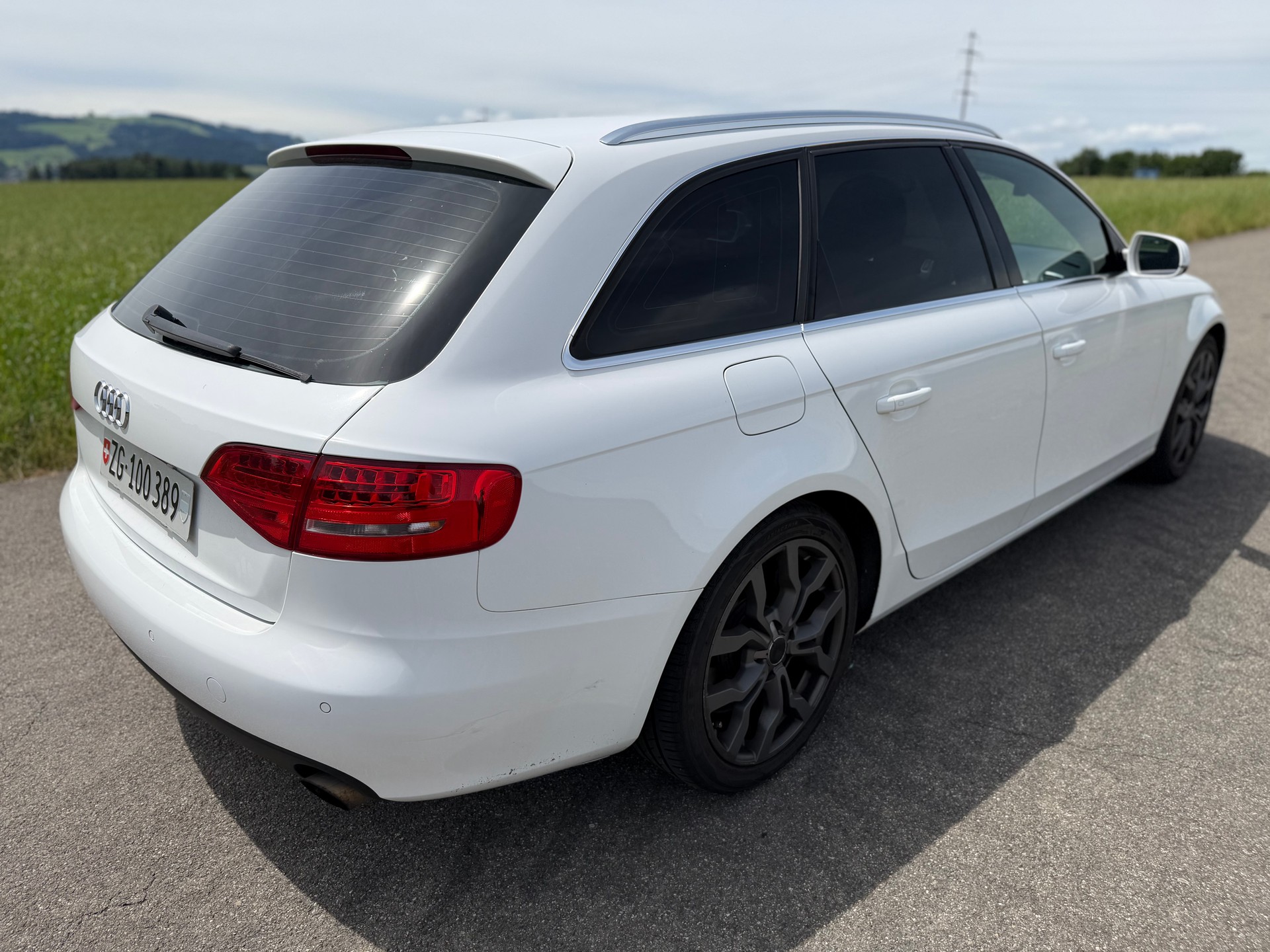 AUDI A4 Avant 2.0 TFSI-image-2